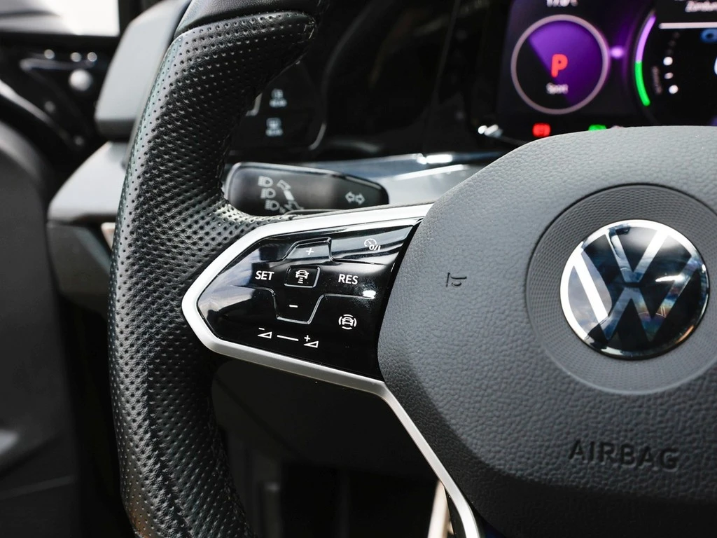 Volkswagen-Golf-image-15