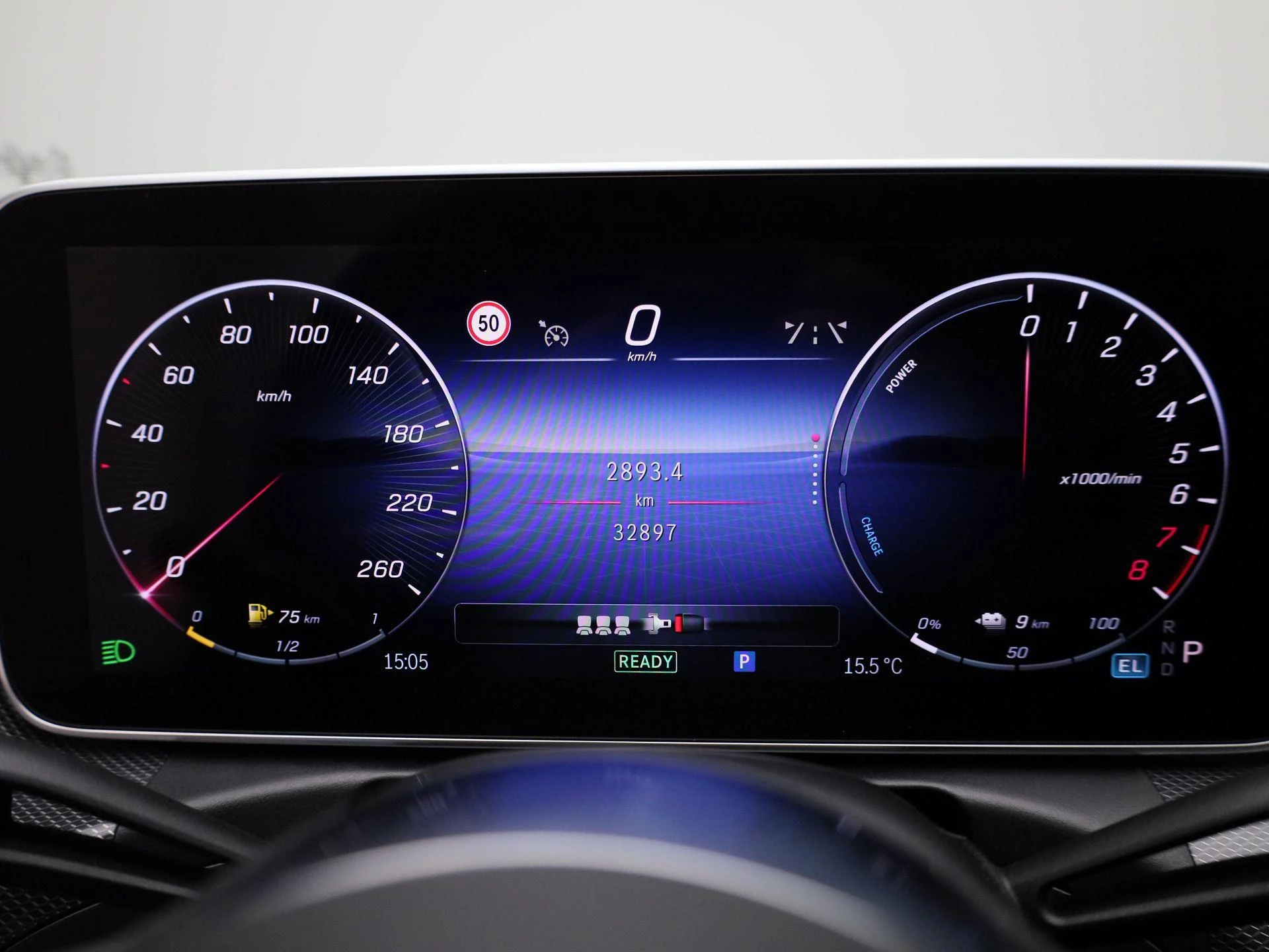 Mercedes-Benz-C-Klasse-image-7