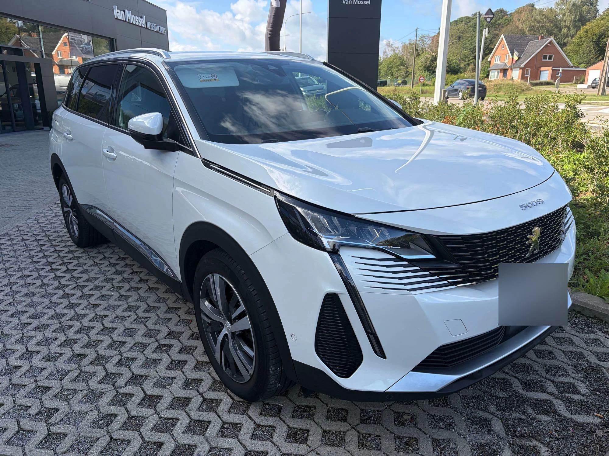 Peugeot-5008-image-1