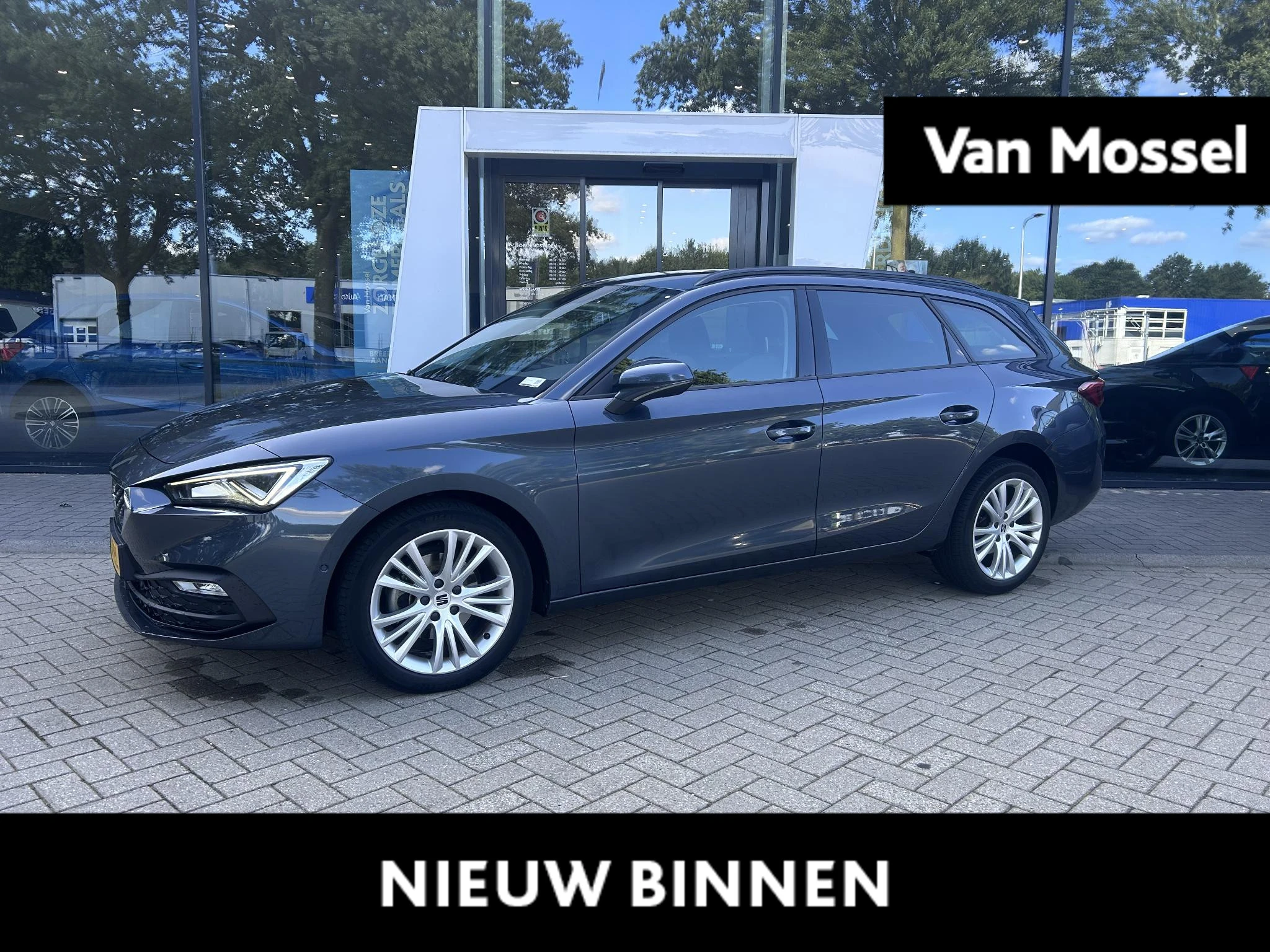 SEAT-Leon-image-0