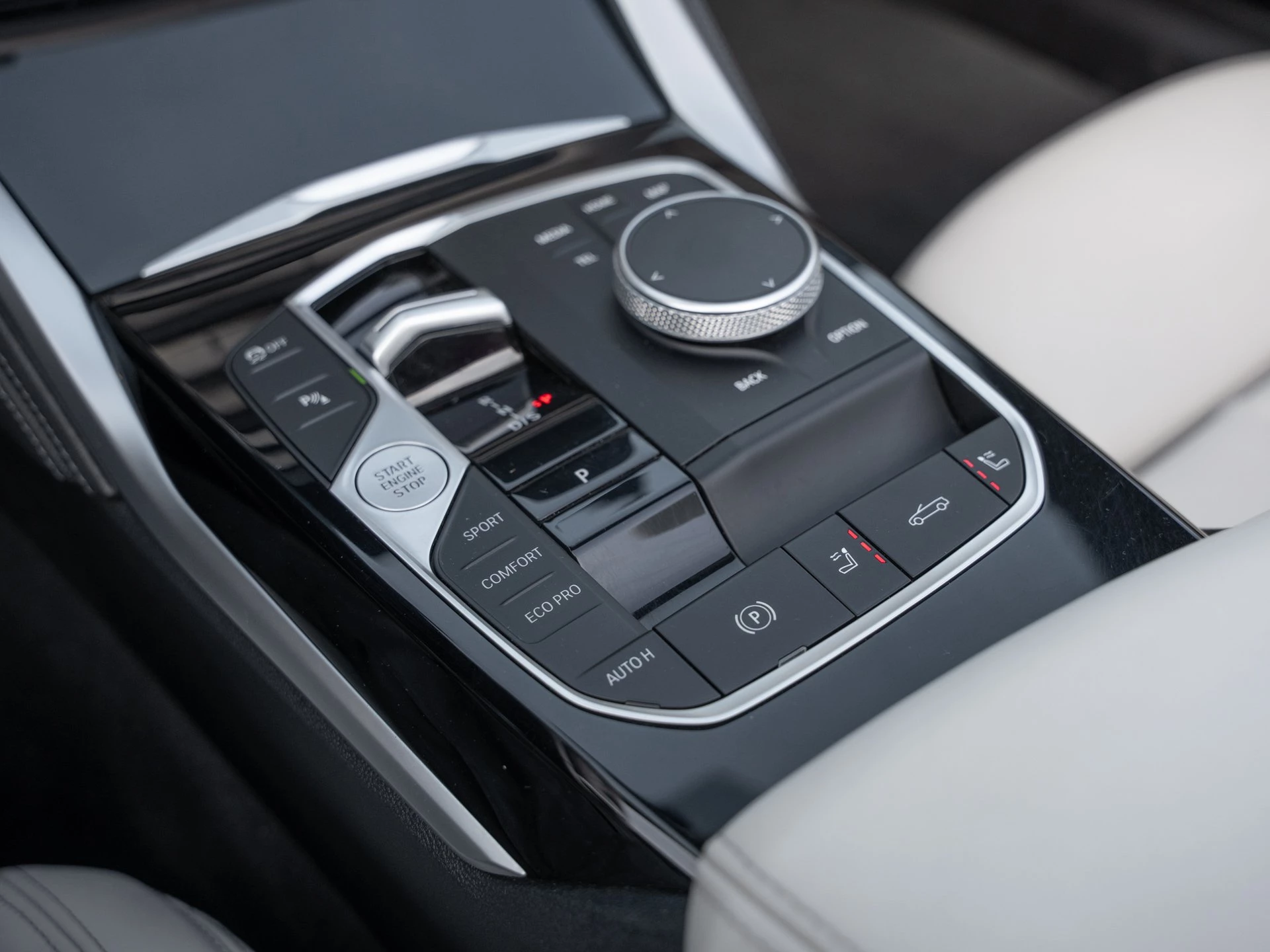 BMW 4er Reihe 420d Cabrio M Sport / AHK / Driving Prov.