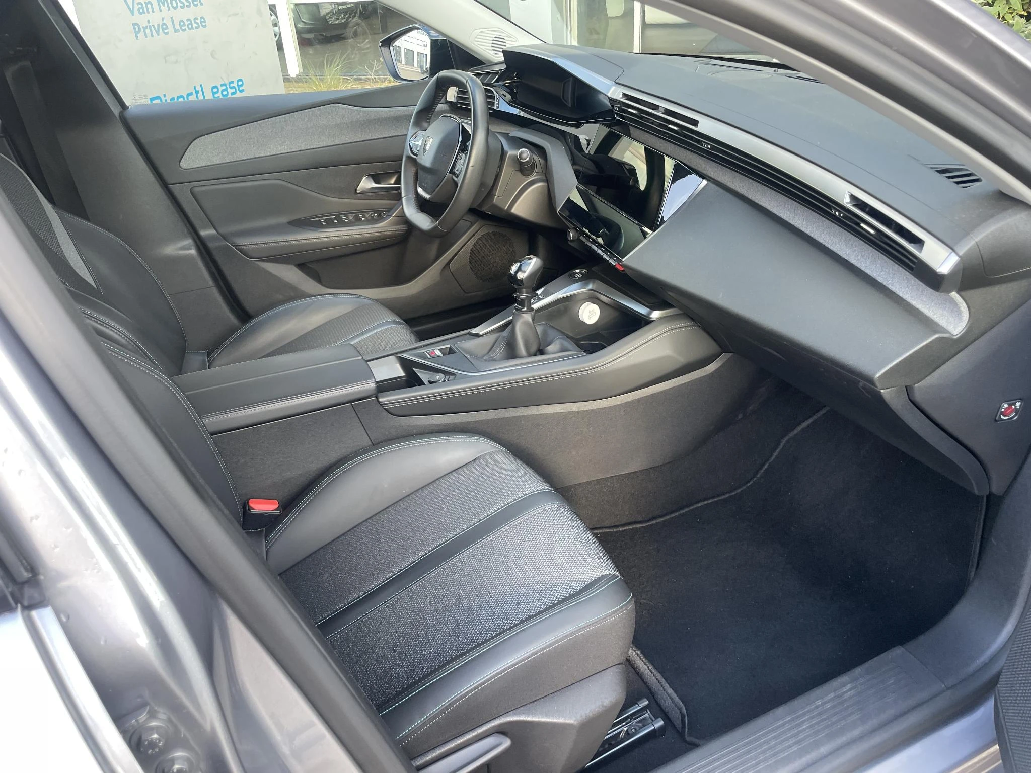 Peugeot-308-image-12