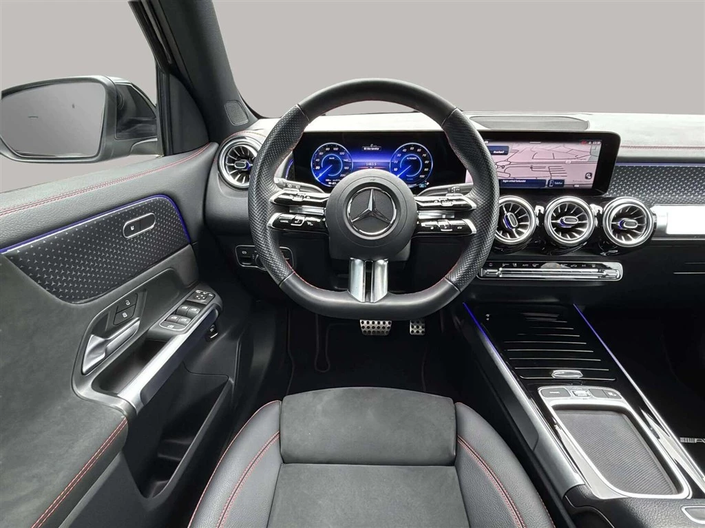 Mercedes-Benz-EQB-image-10