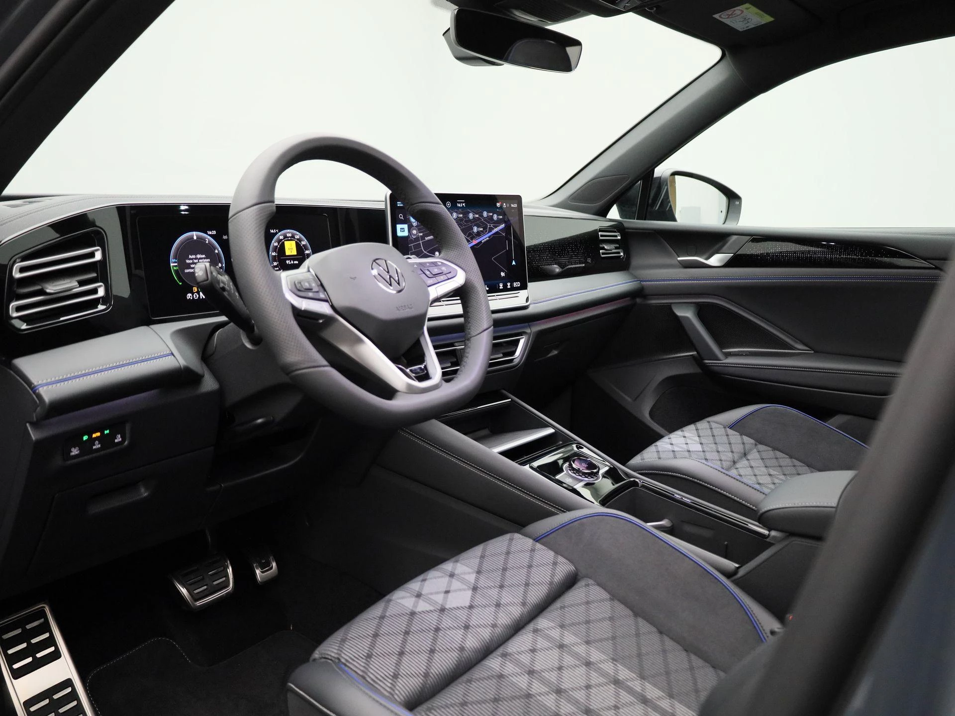 Volkswagen-Tiguan-image-33