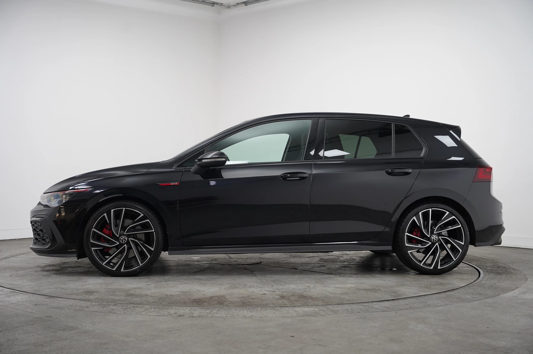 Volkswagen-Golf-image-15