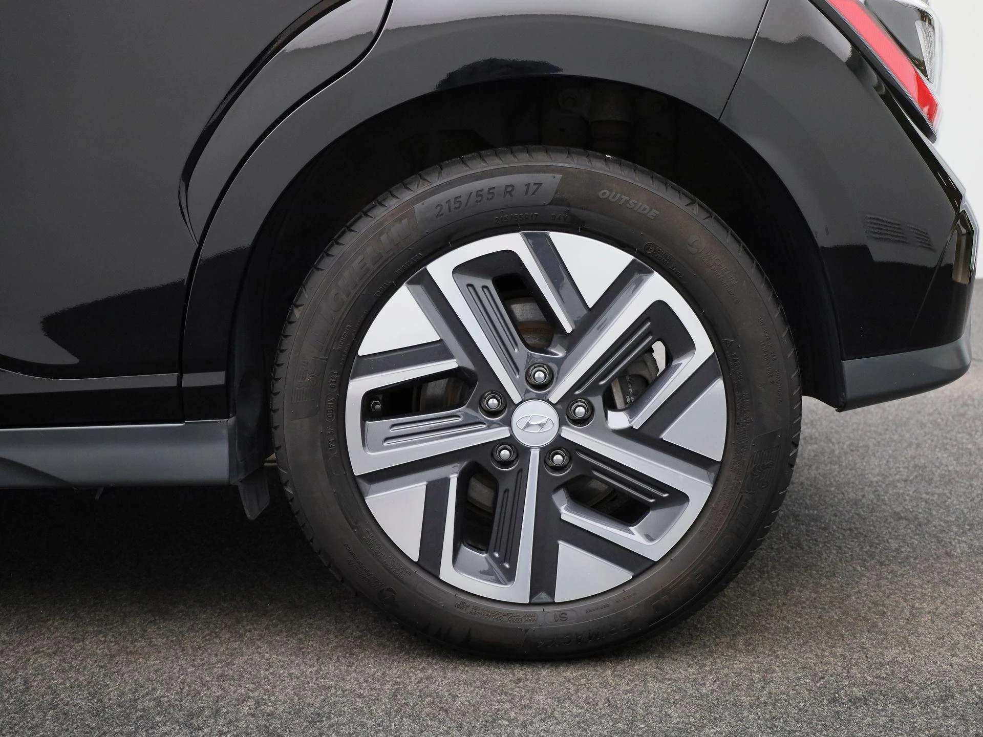 Hyundai-Kona-image-12
