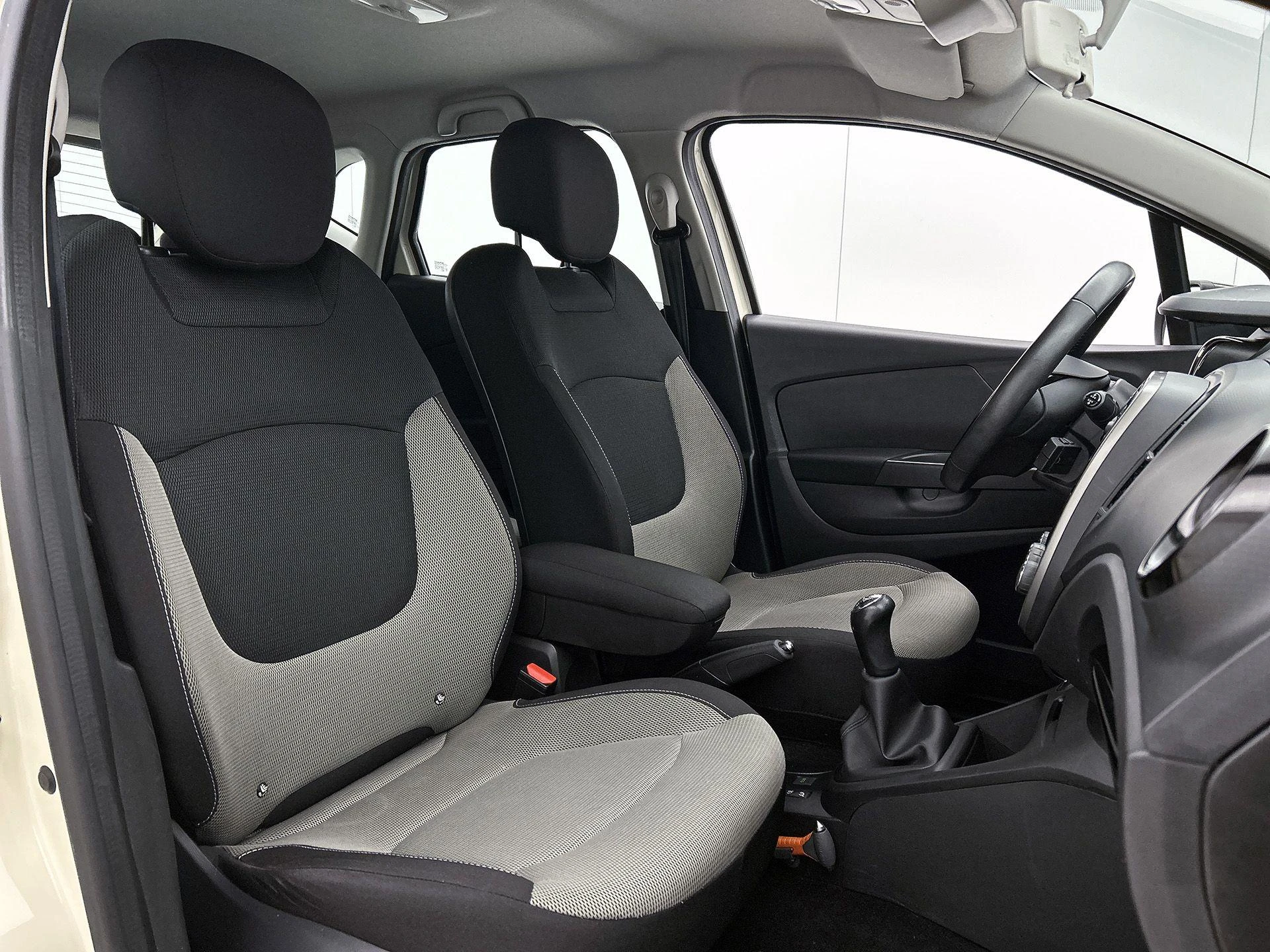 Renault-Captur-image-34