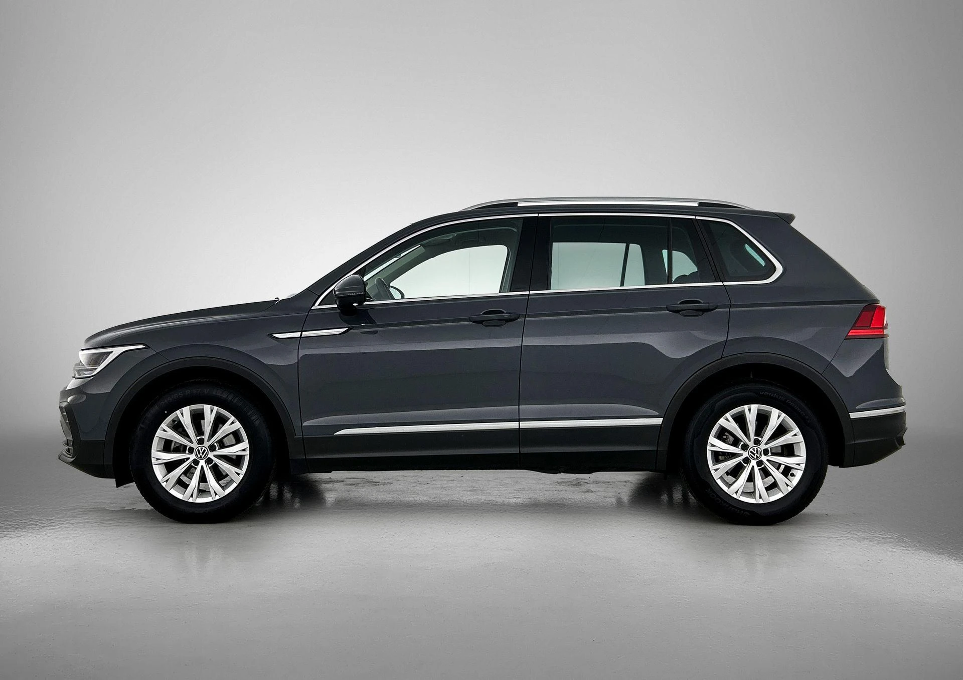 Volkswagen-Tiguan-image-1