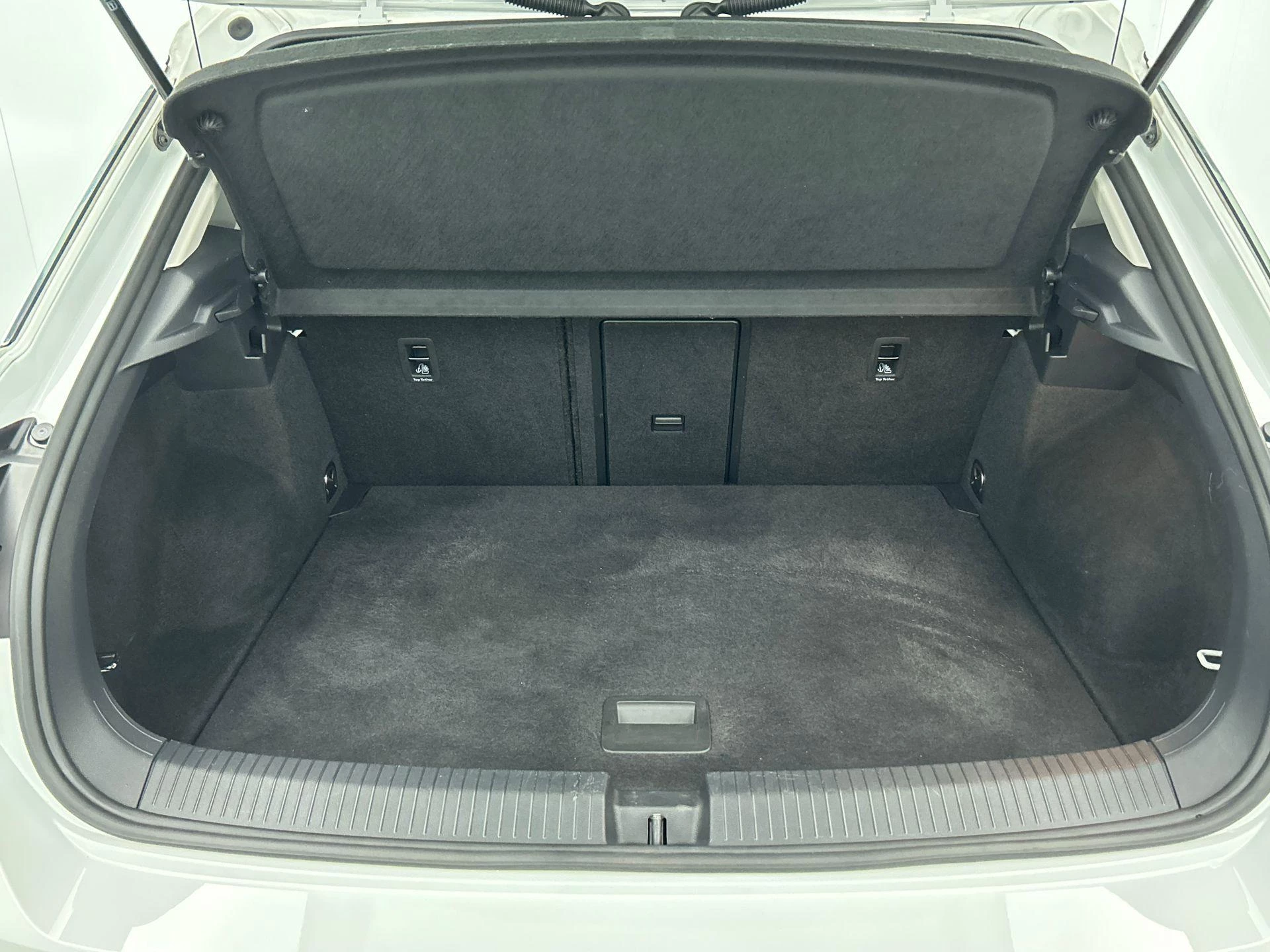 Volkswagen-T-Roc-image-12