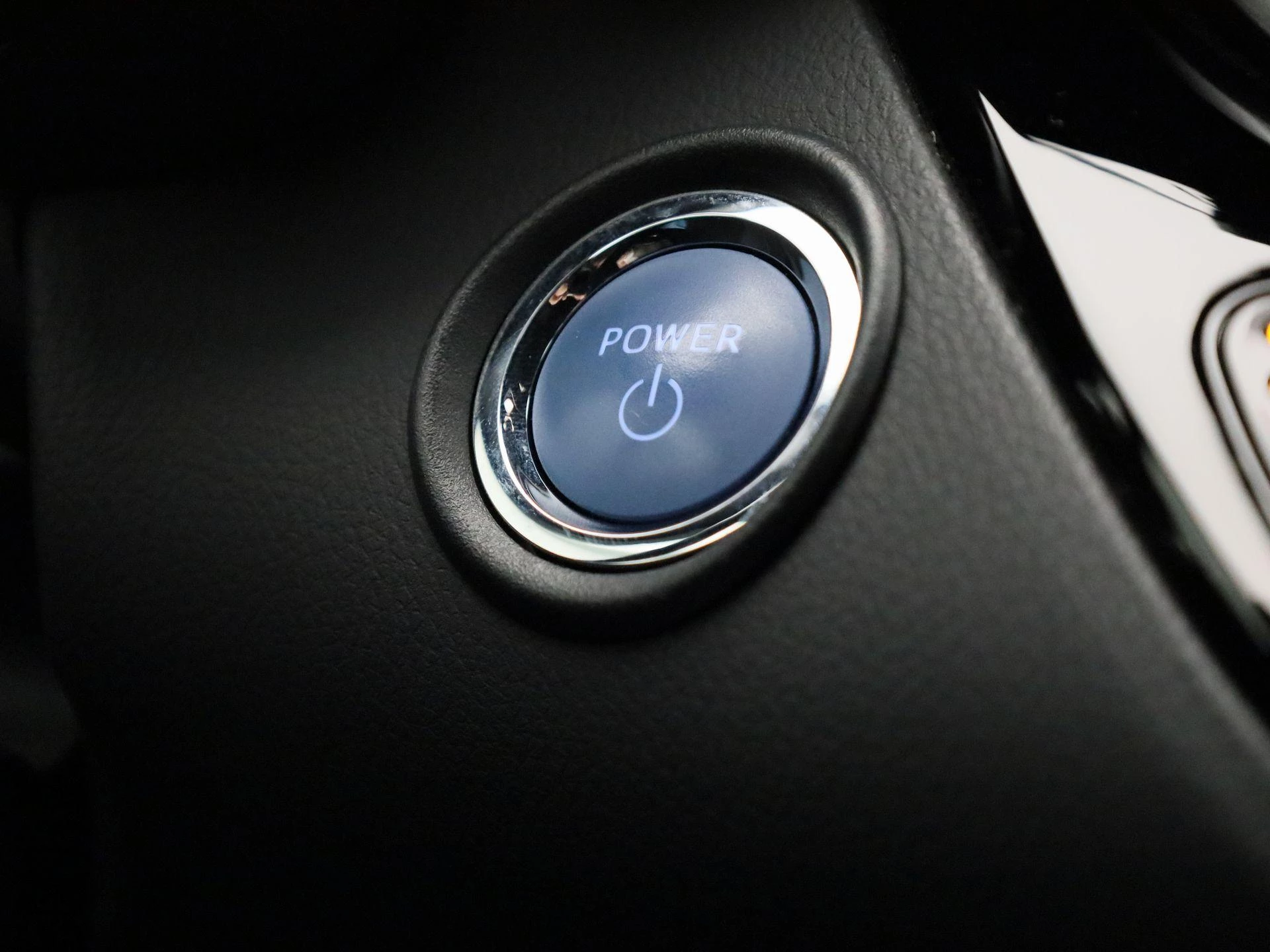 Toyota-C-HR-image-20