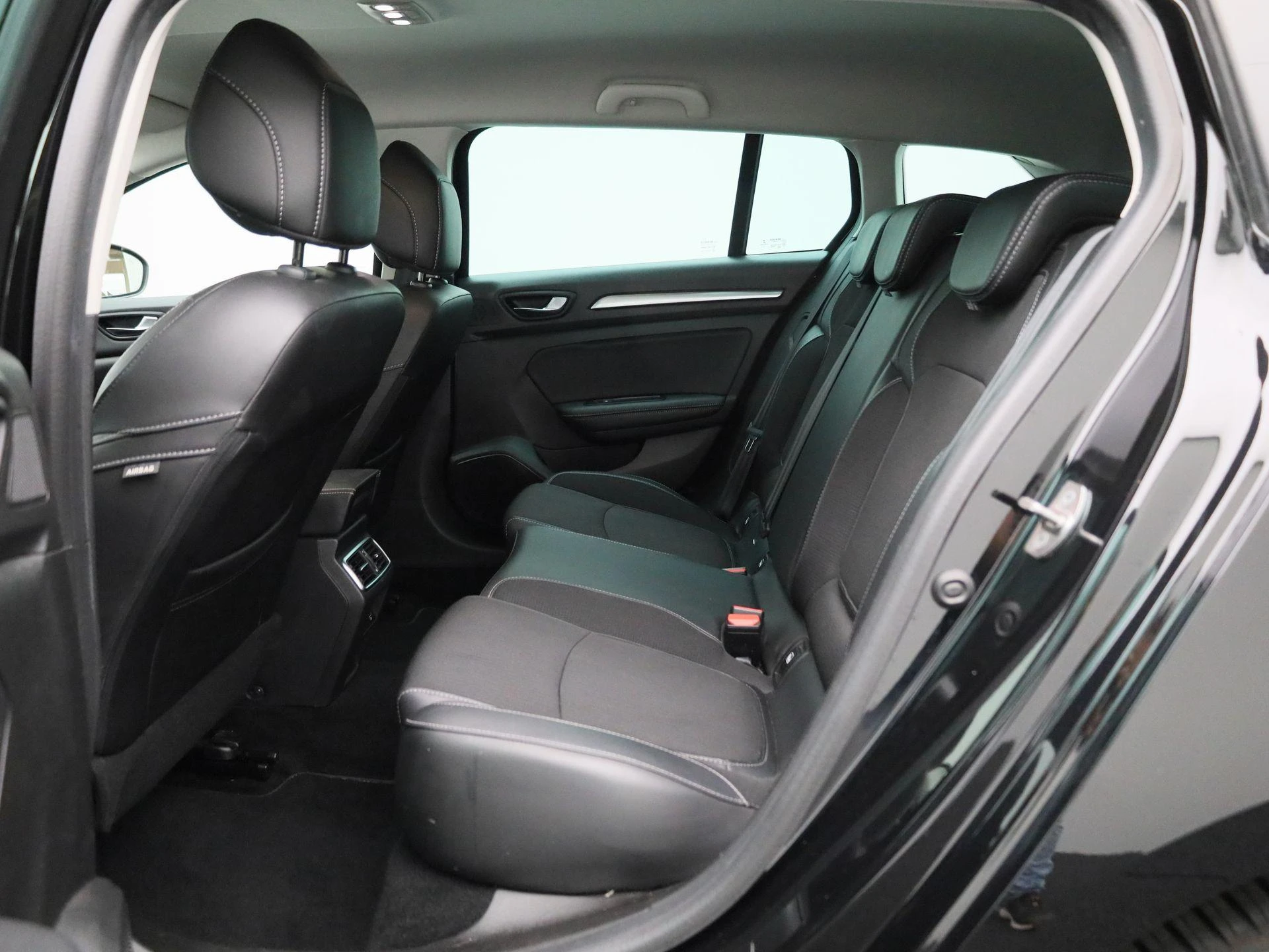 Renault-Mégane Estate-image-11