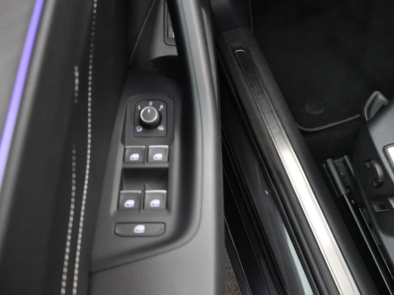 Volkswagen-Passat-image-18
