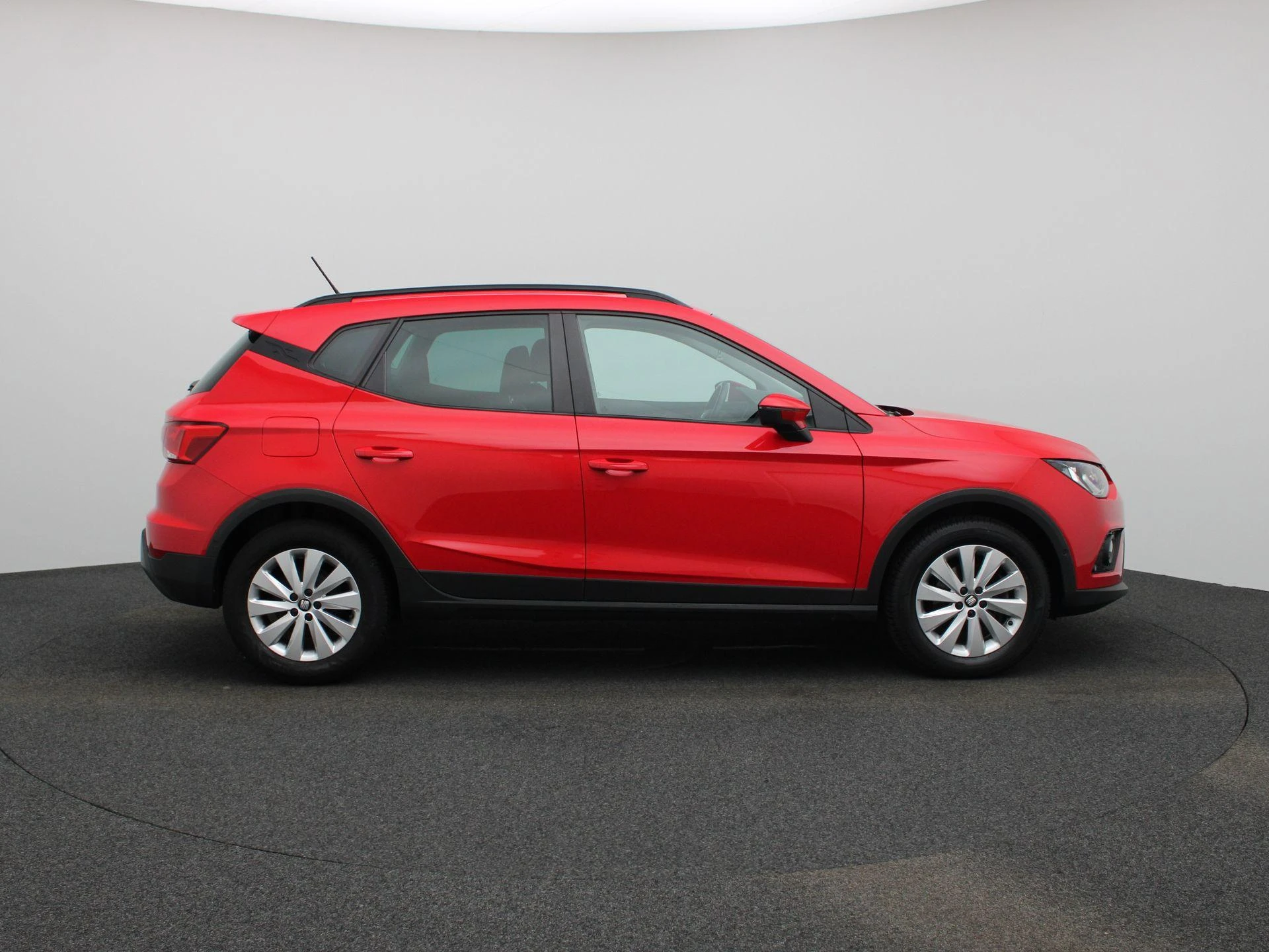 SEAT-Arona-image-5