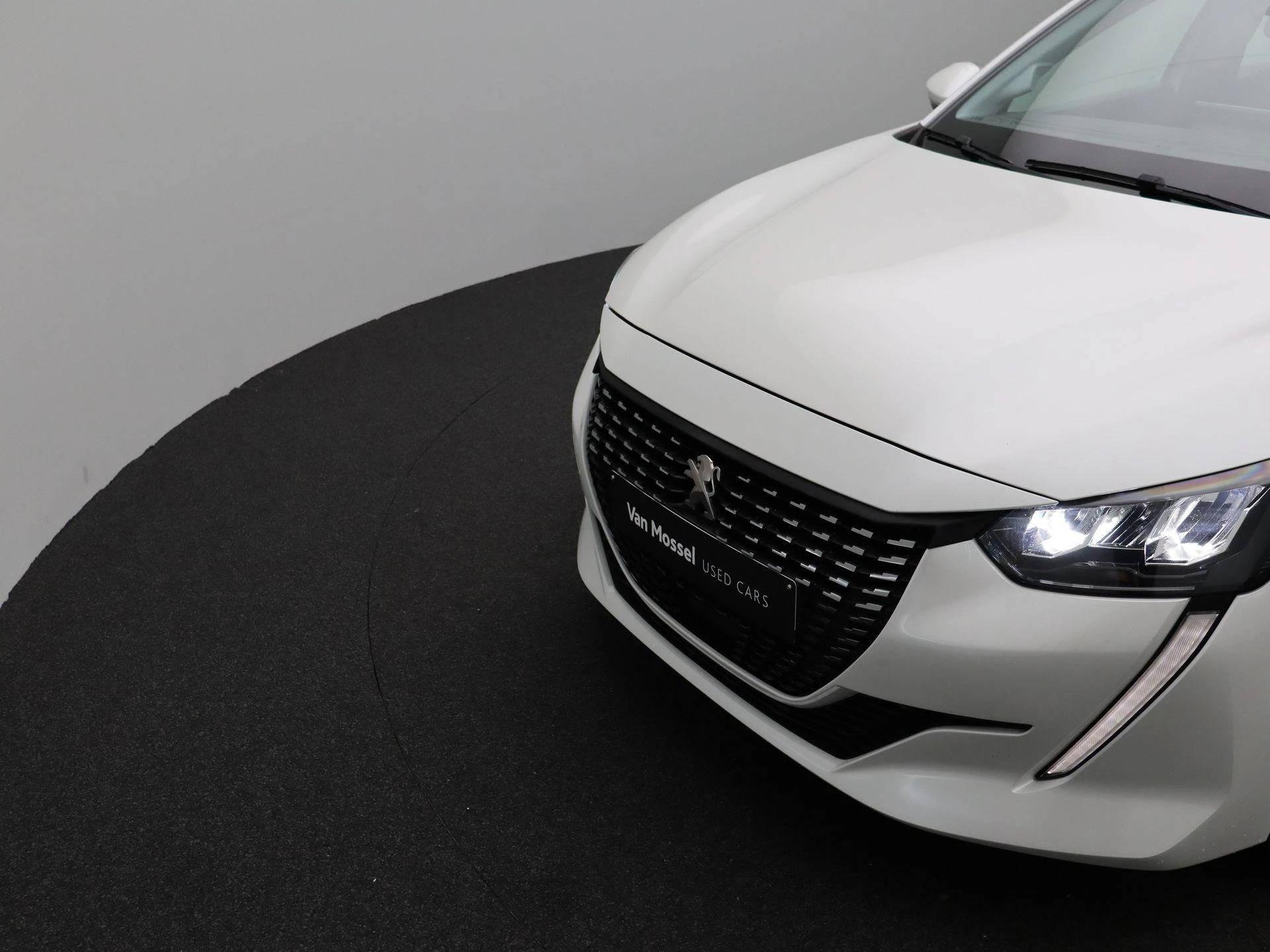 Peugeot-208-image-25
