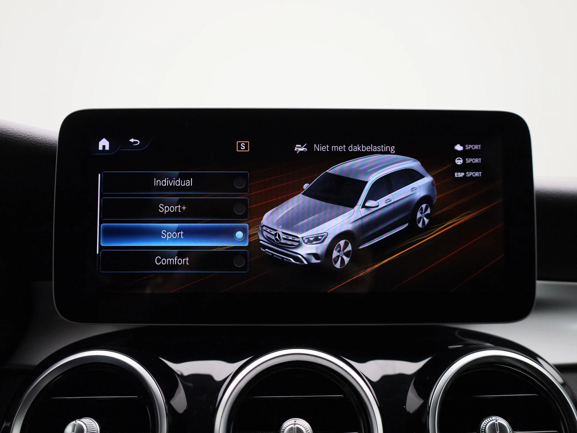 Mercedes-Benz-GLC-image-21