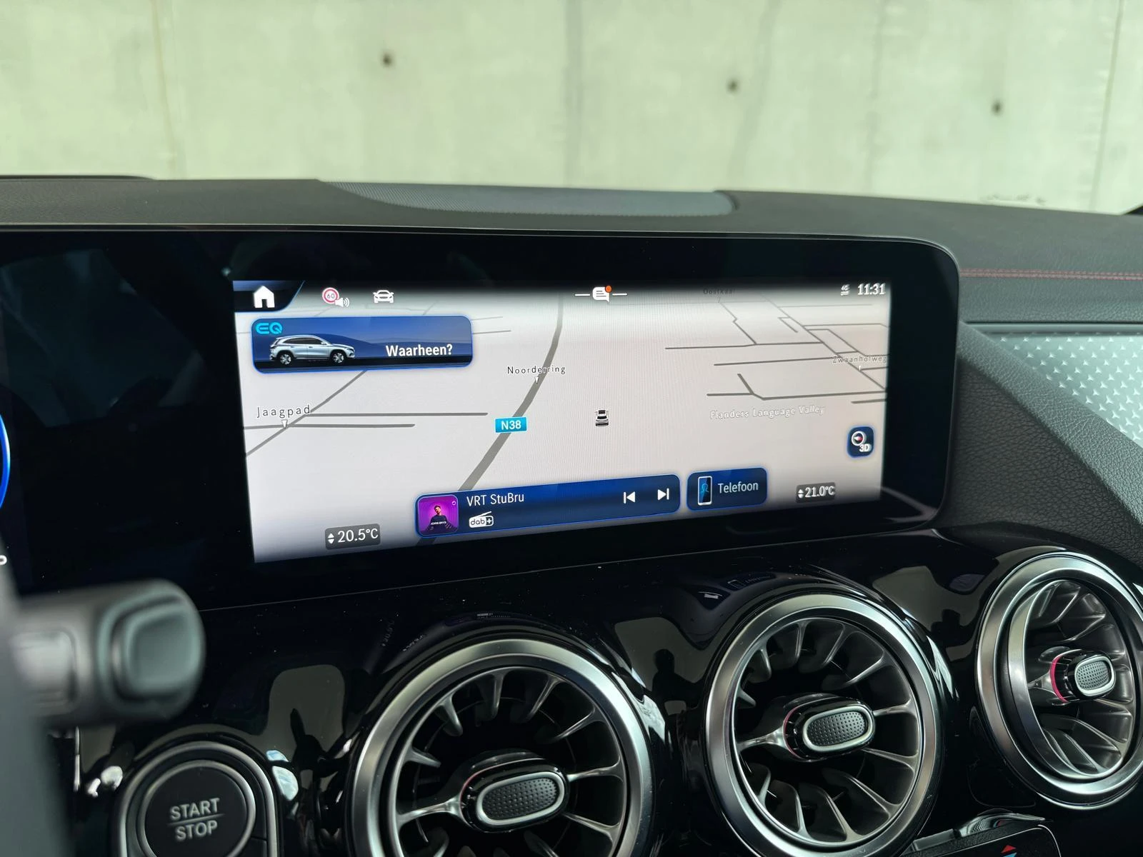 Mercedes-Benz-EQA-image-17