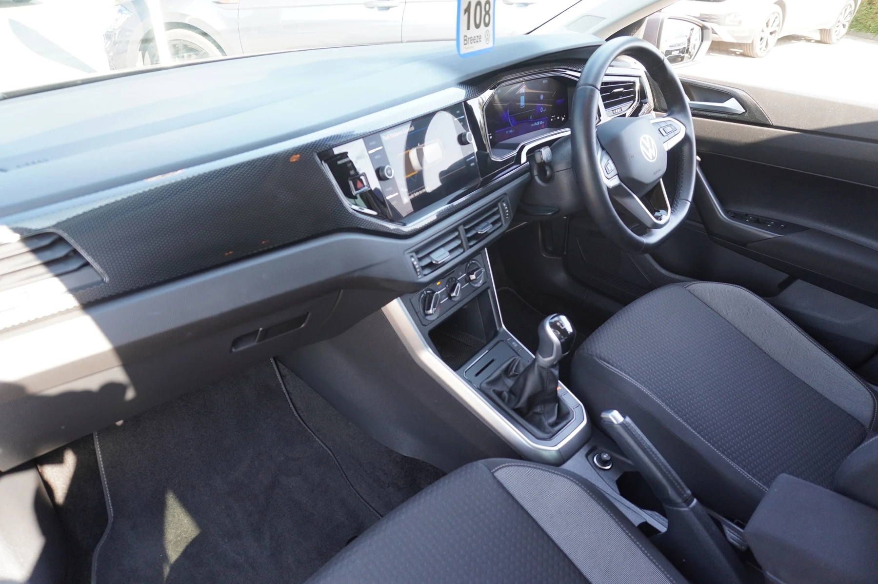 Volkswagen-Polo-image-1