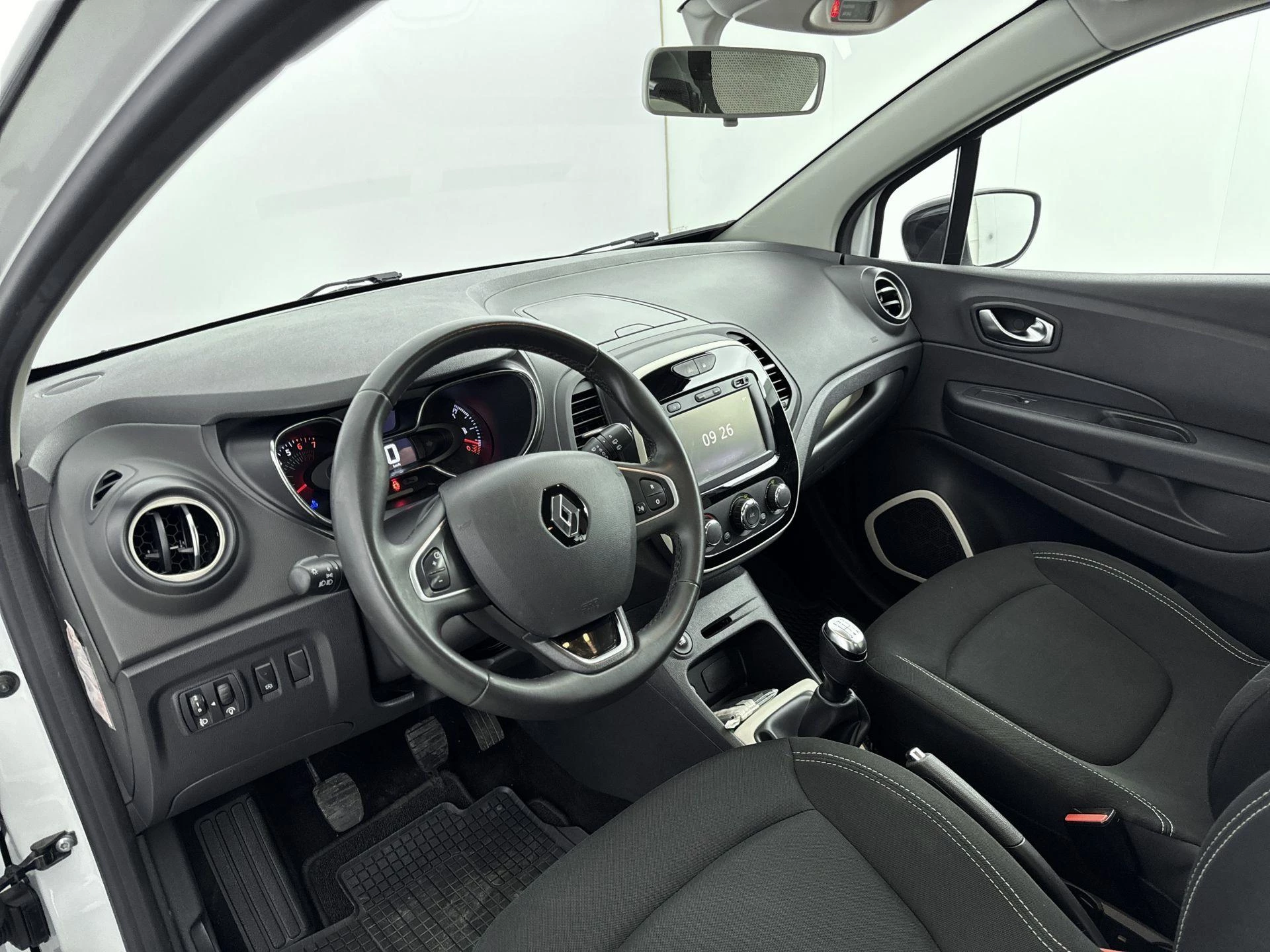 Renault-Captur-image-9