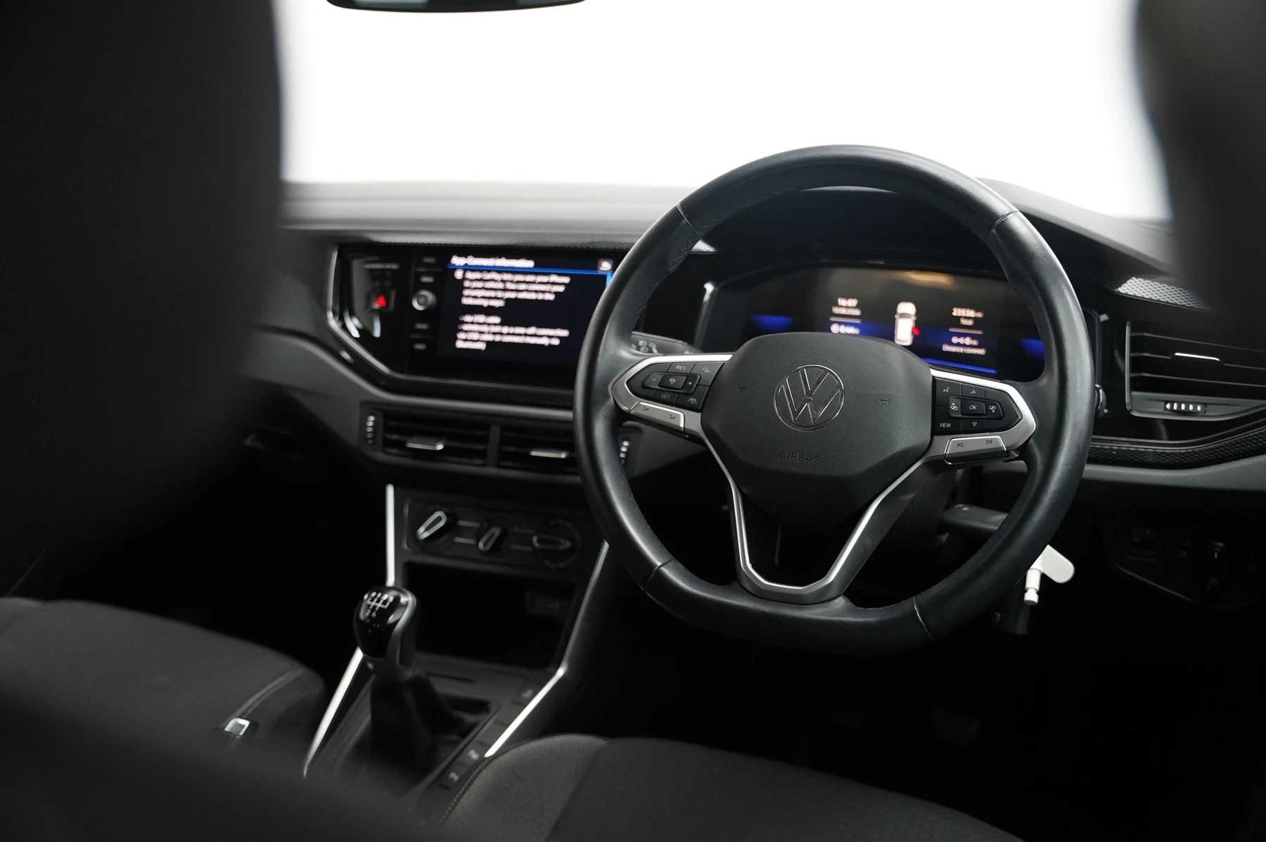 Volkswagen-Taigo-image-8