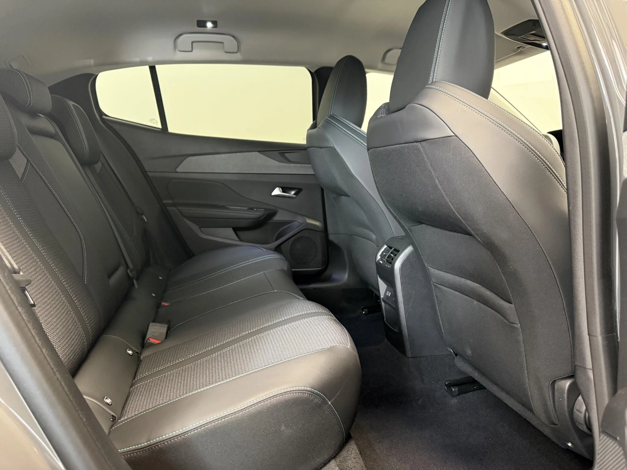 Peugeot-408-image-6