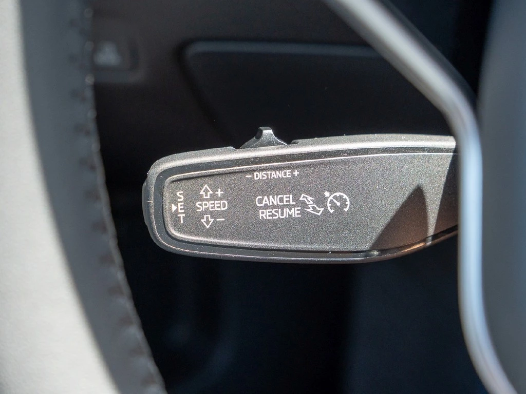 Škoda Superb Combi 2.0 TDI DSG Selection AHK, Panoramadach