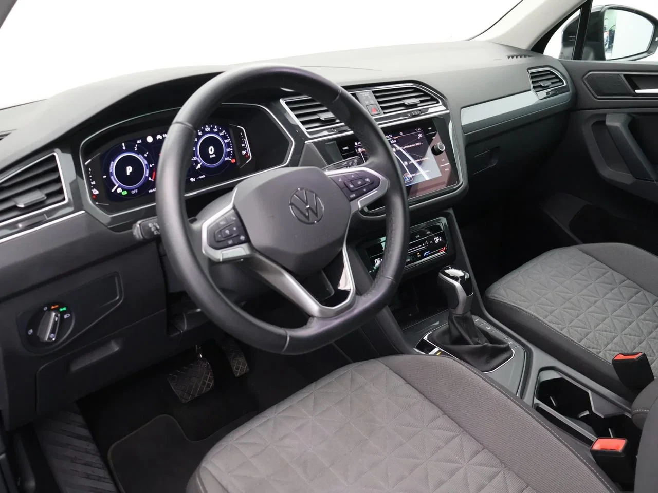 Volkswagen-Tiguan-image-5