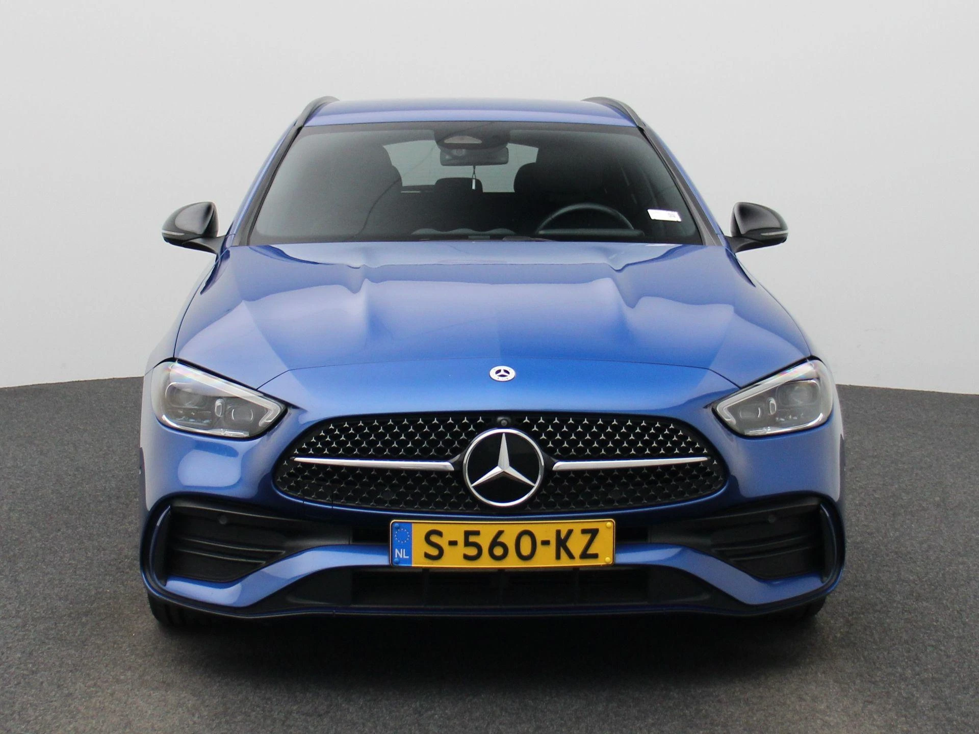 Mercedes-Benz-C-Klasse-image-2
