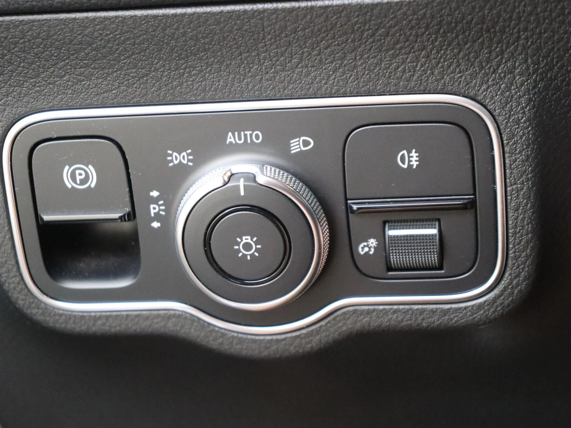 Mercedes-Benz-B-Klasse-image-24
