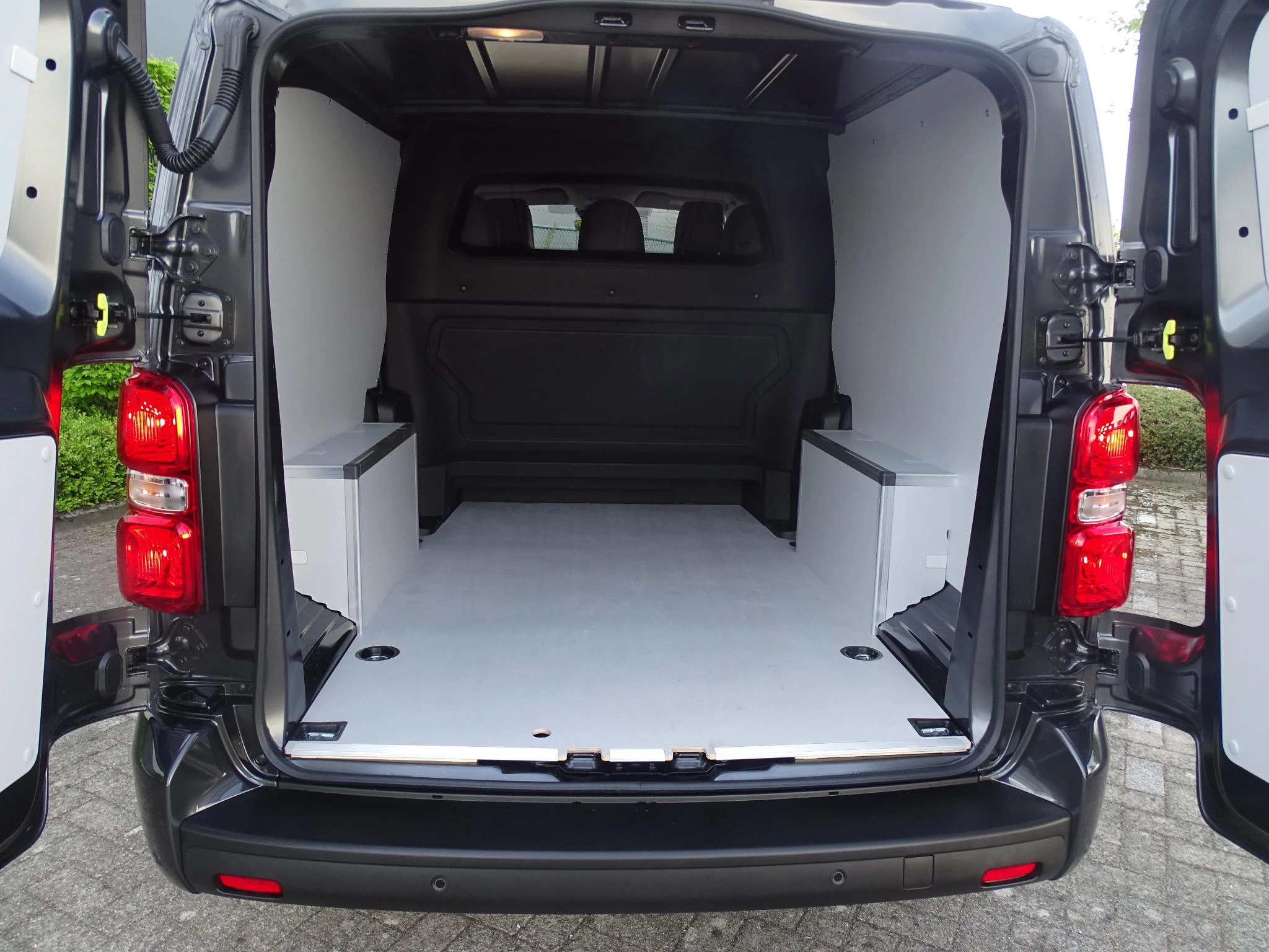 Peugeot Expert Long DC L3 2.2 BlueHDi 180 EAT8