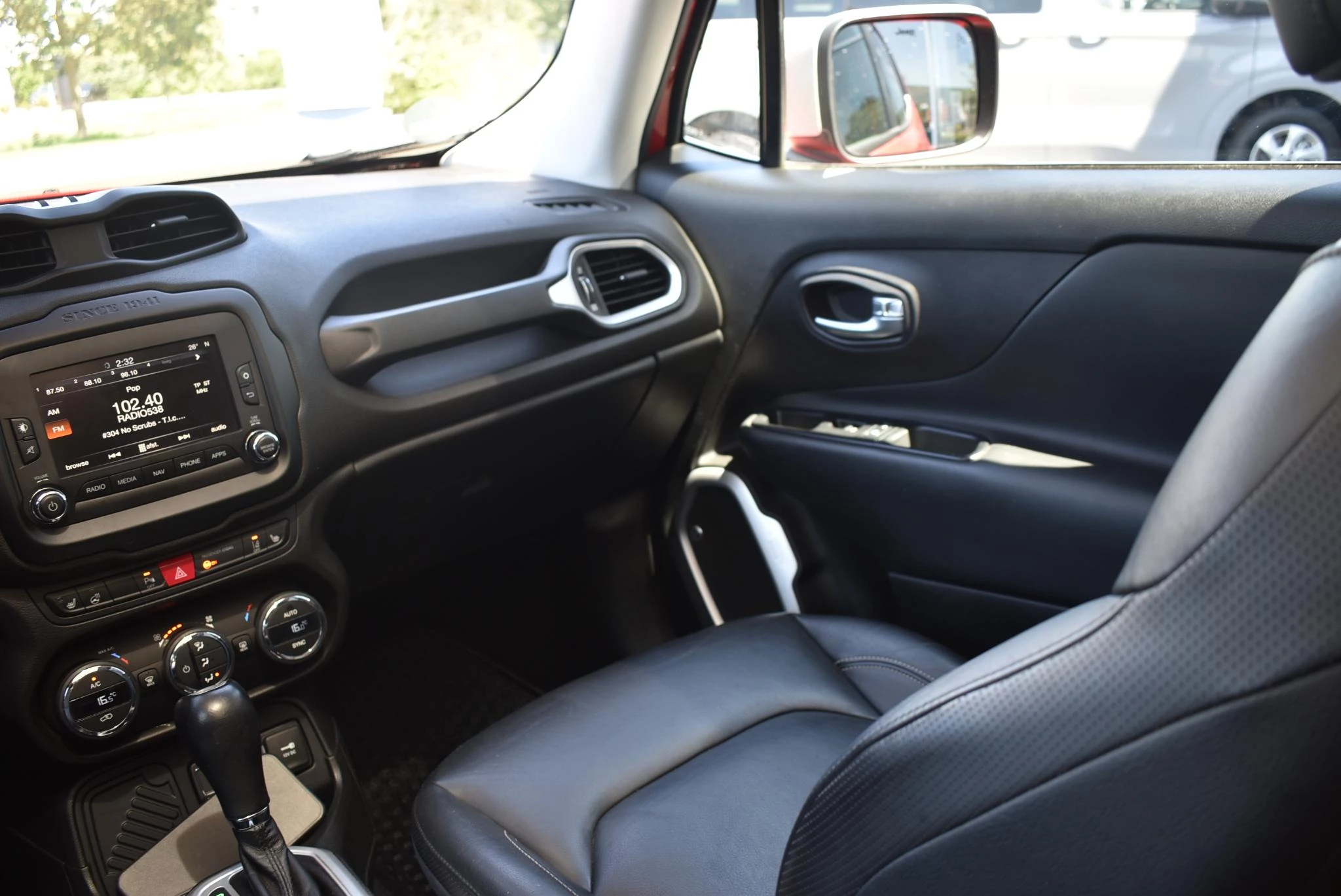 Jeep-Renegade-image-51
