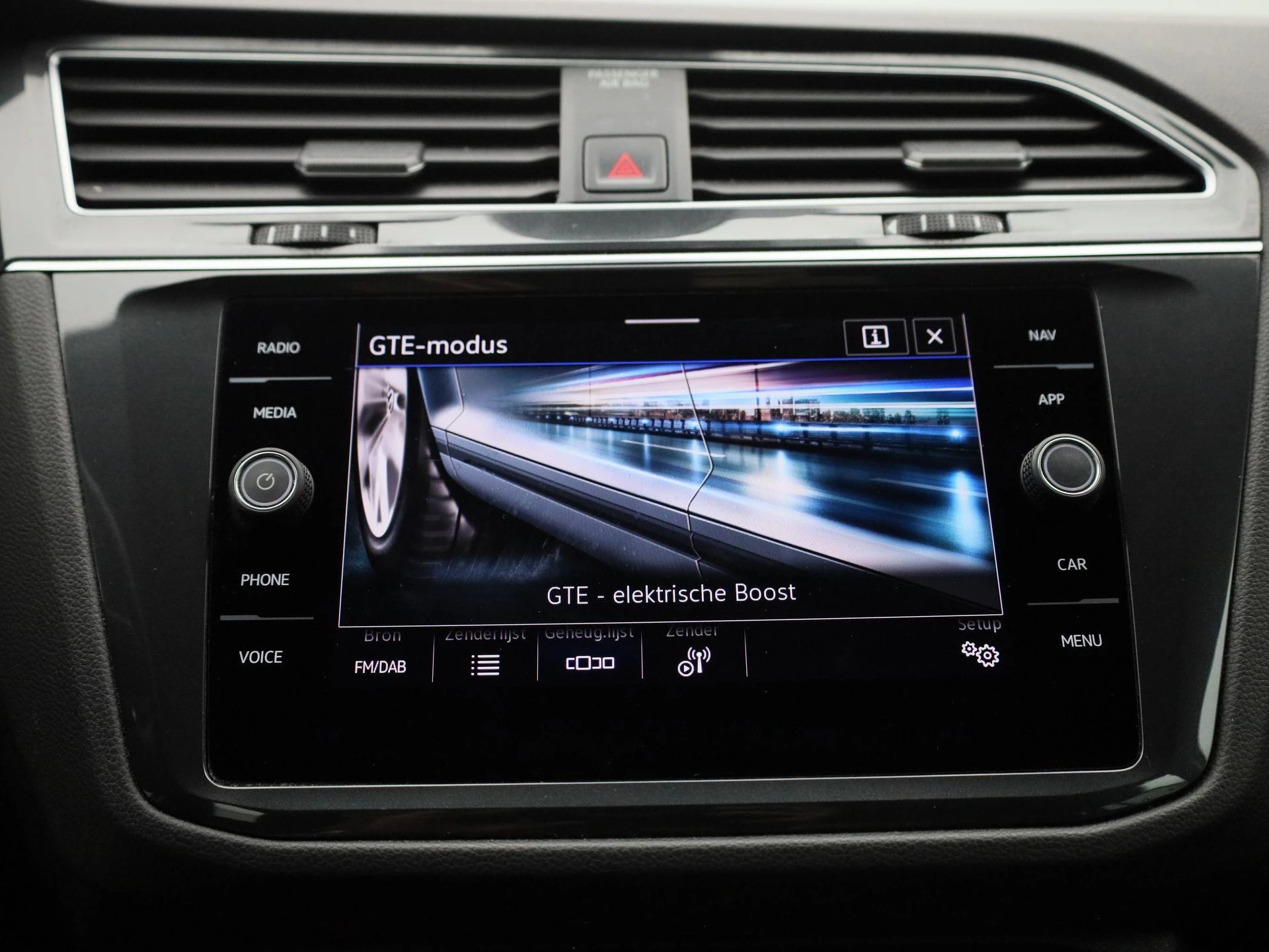 Volkswagen-Tiguan-image-21