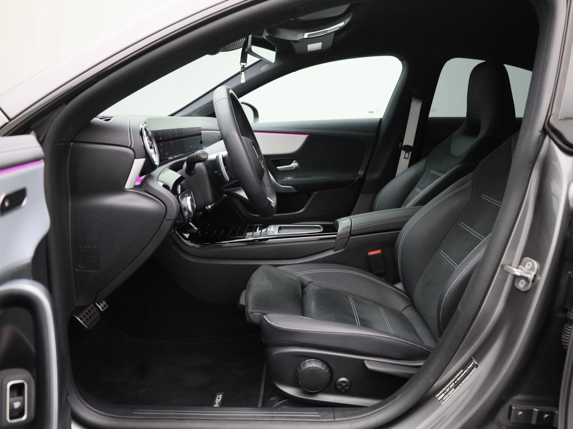 Mercedes-Benz-CLA-image-10