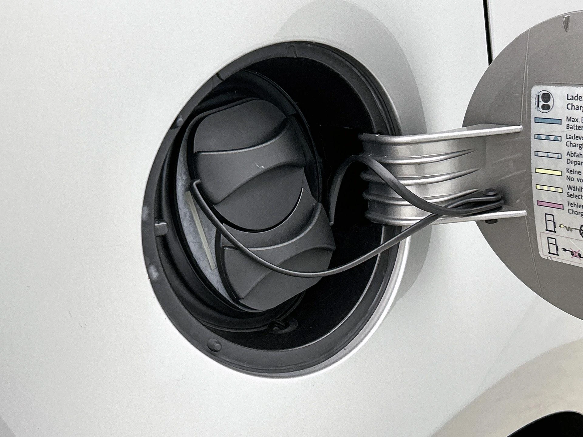 Volkswagen-e-up!-image-11