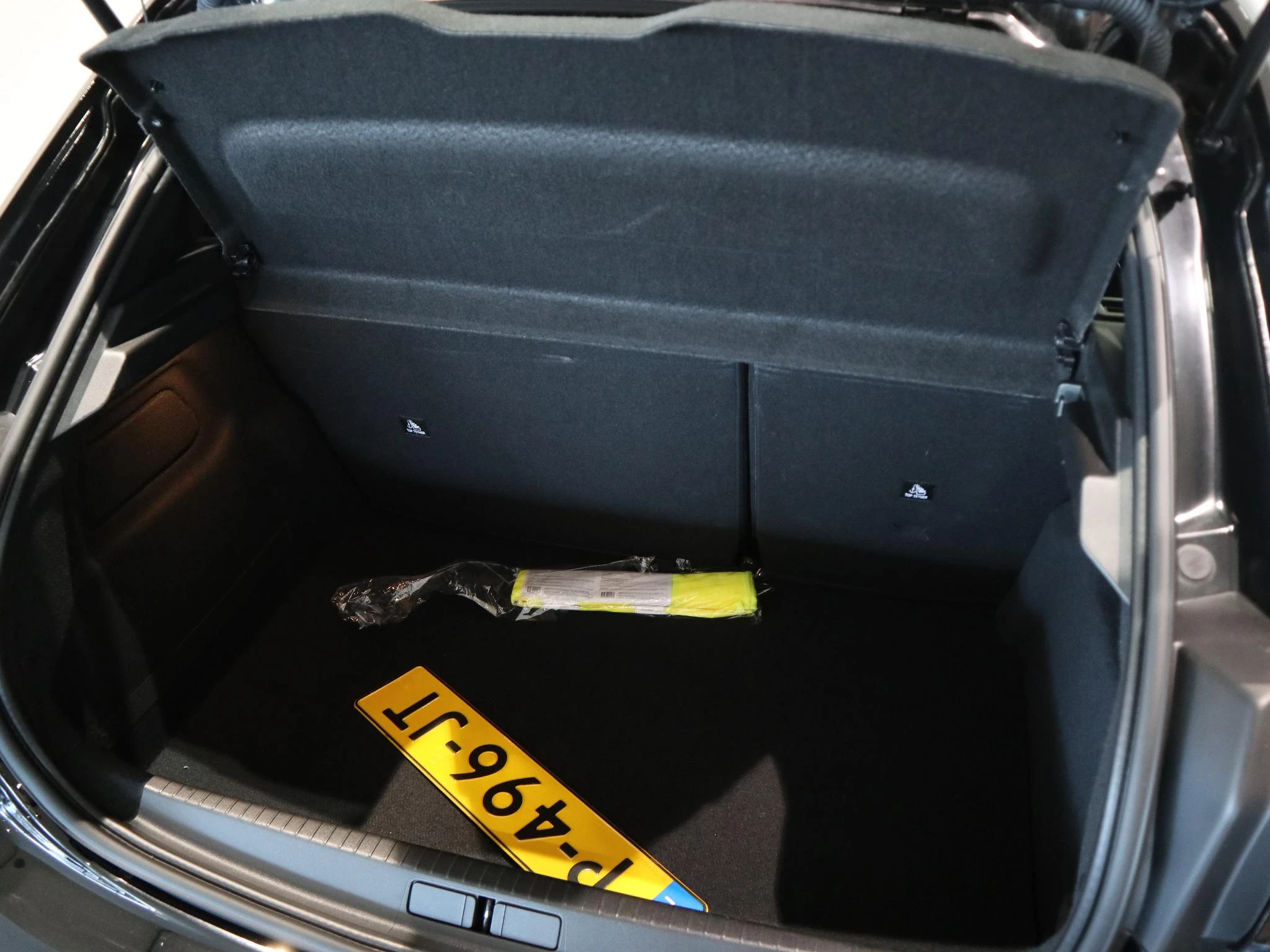 Peugeot-208-image-20