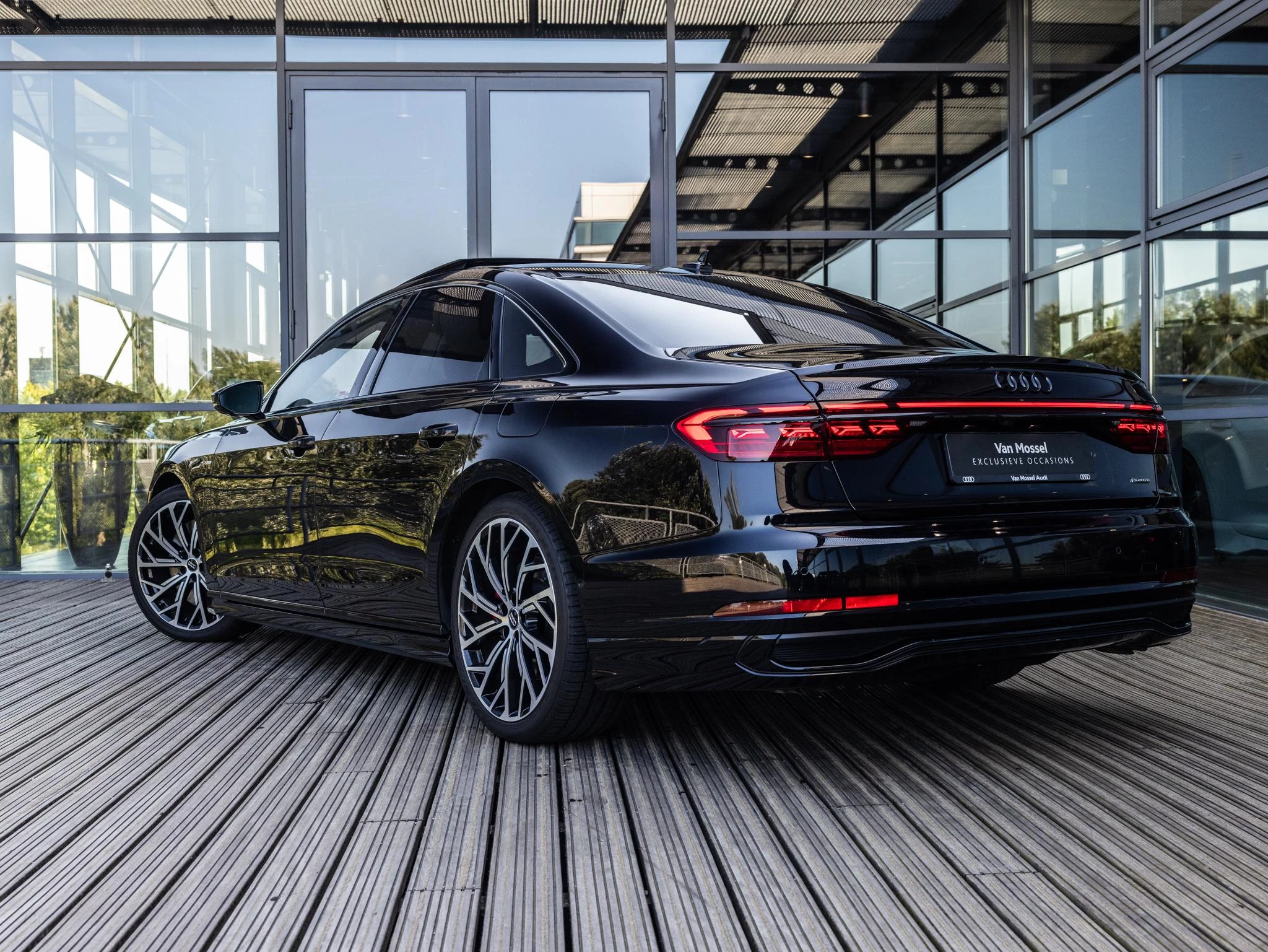 Audi A8 60 TFSI e quattro 462 PK