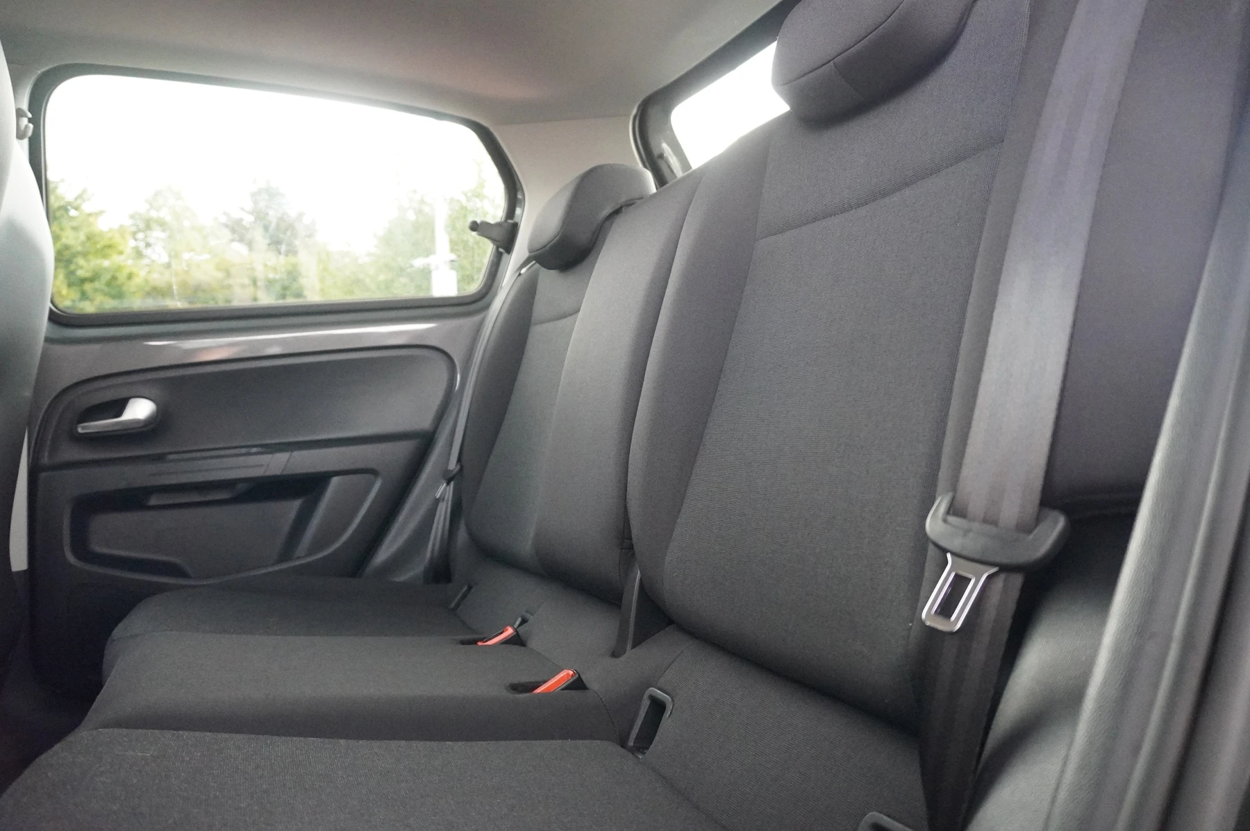 Volkswagen-up!-image-10