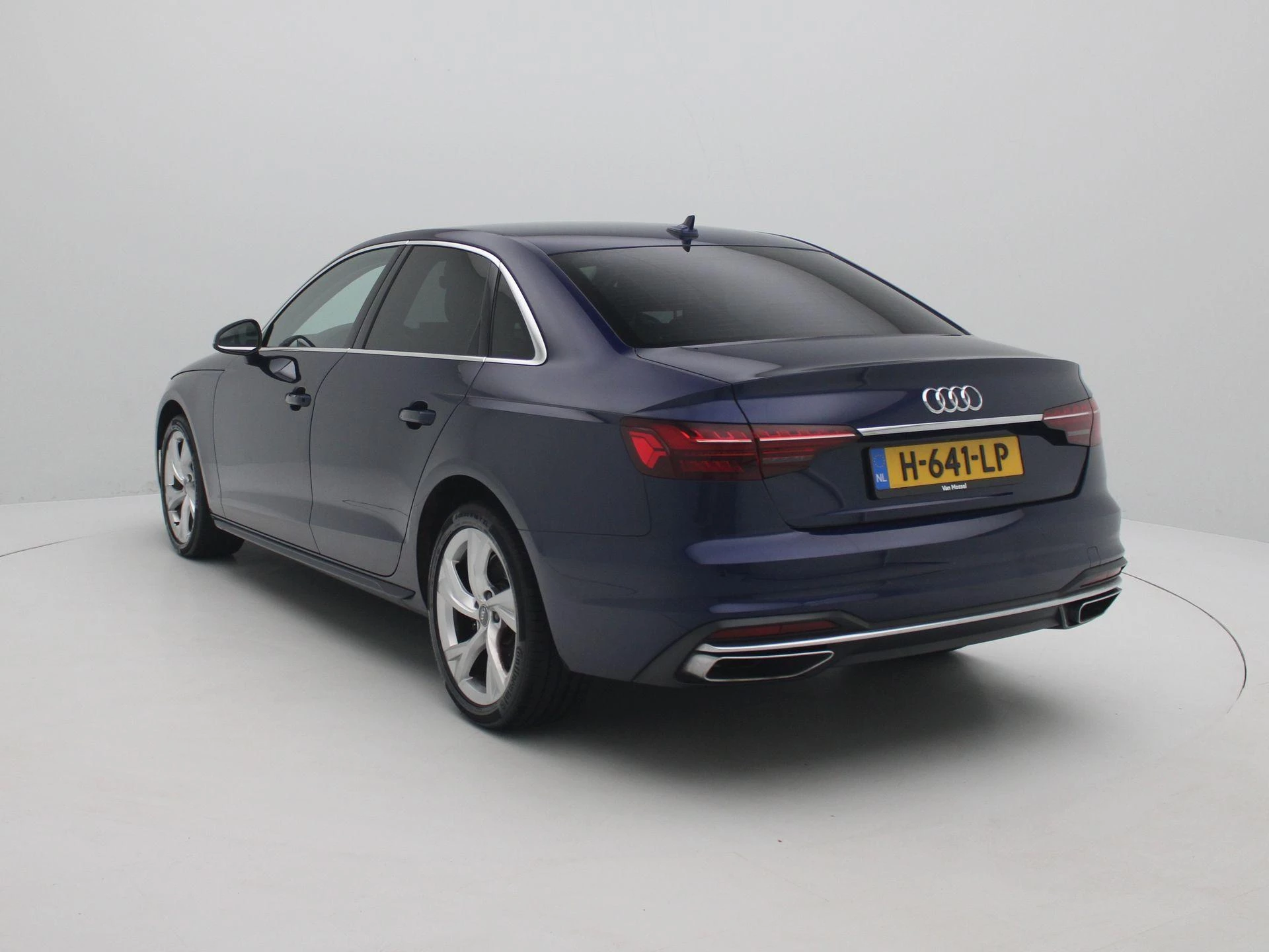 Audi A4 Limousine 35 TFSI Launch edition Business