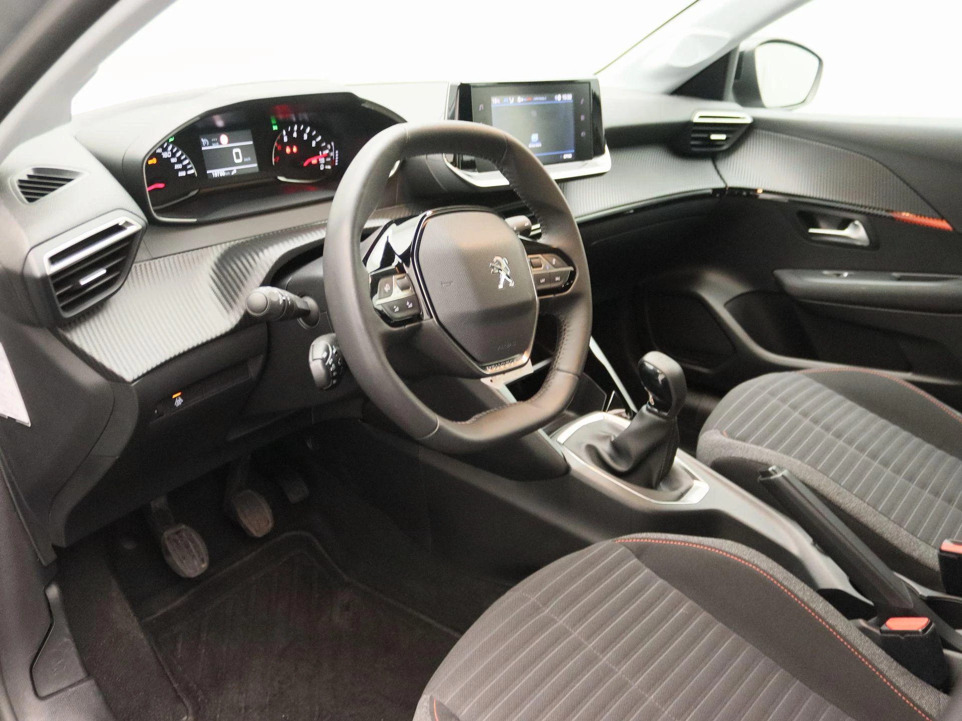 Peugeot-208-image-24