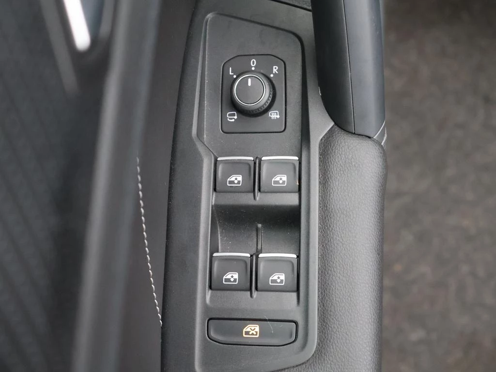 Volkswagen-Tiguan-image-14