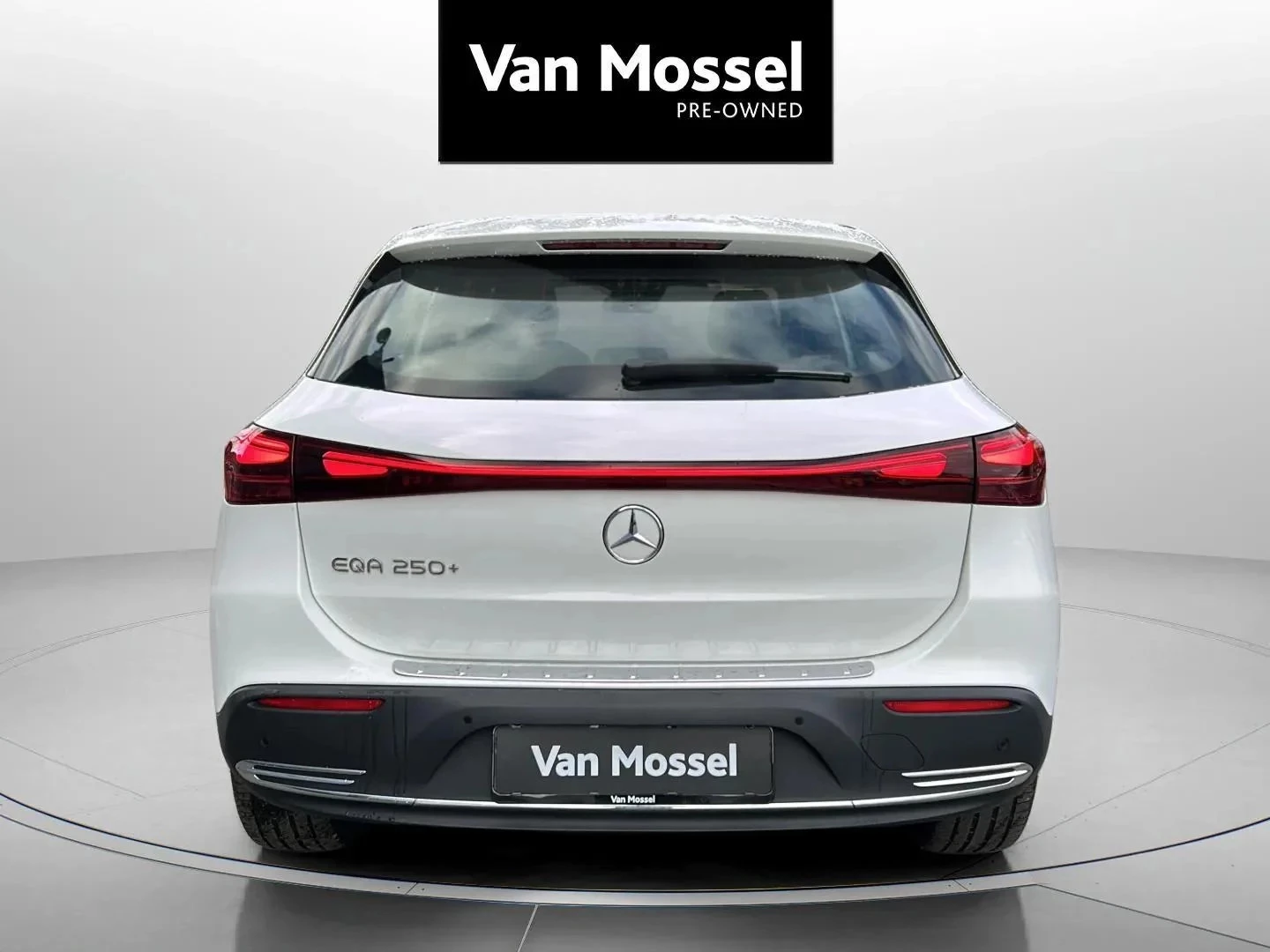 Mercedes-Benz-EQA-image-6