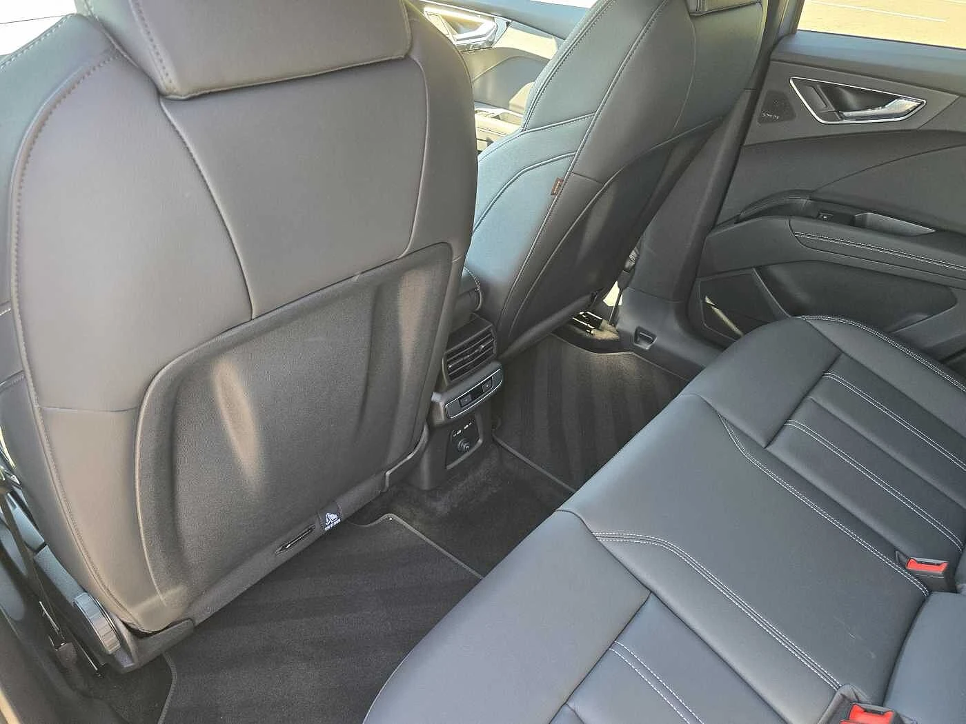 Audi-Q4 Sportback e-tron-image-48