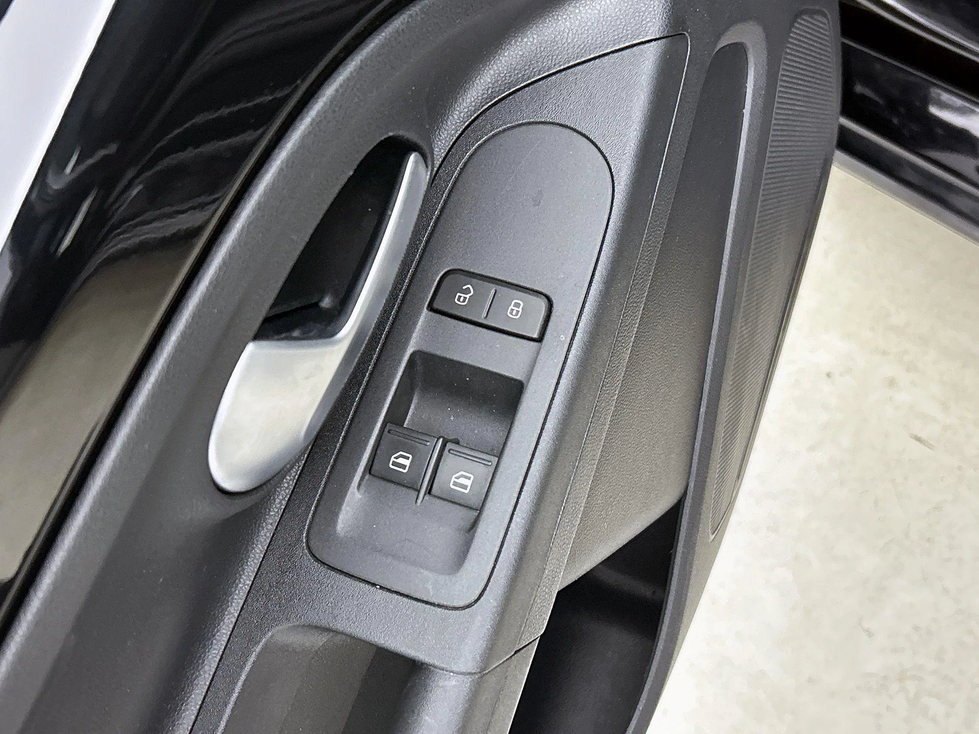 Volkswagen up! 1.0 BMT move up 65 PK|