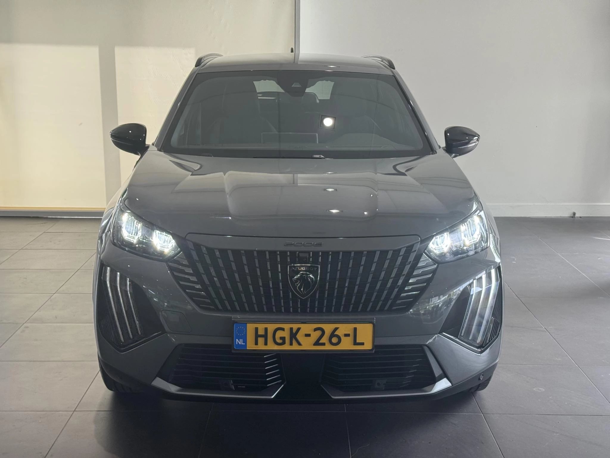 Peugeot-e-2008-image-2