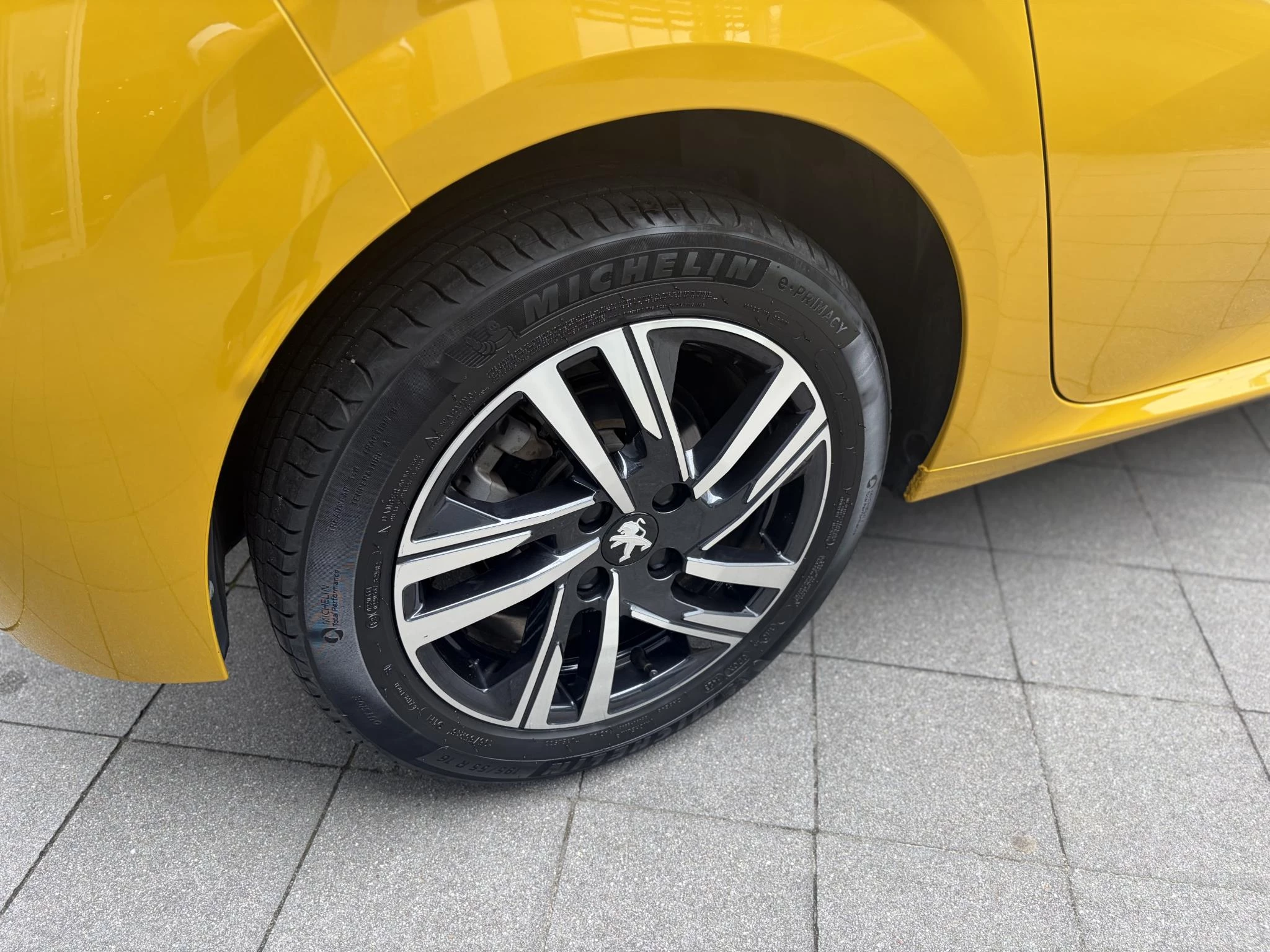 Peugeot-208-image-11