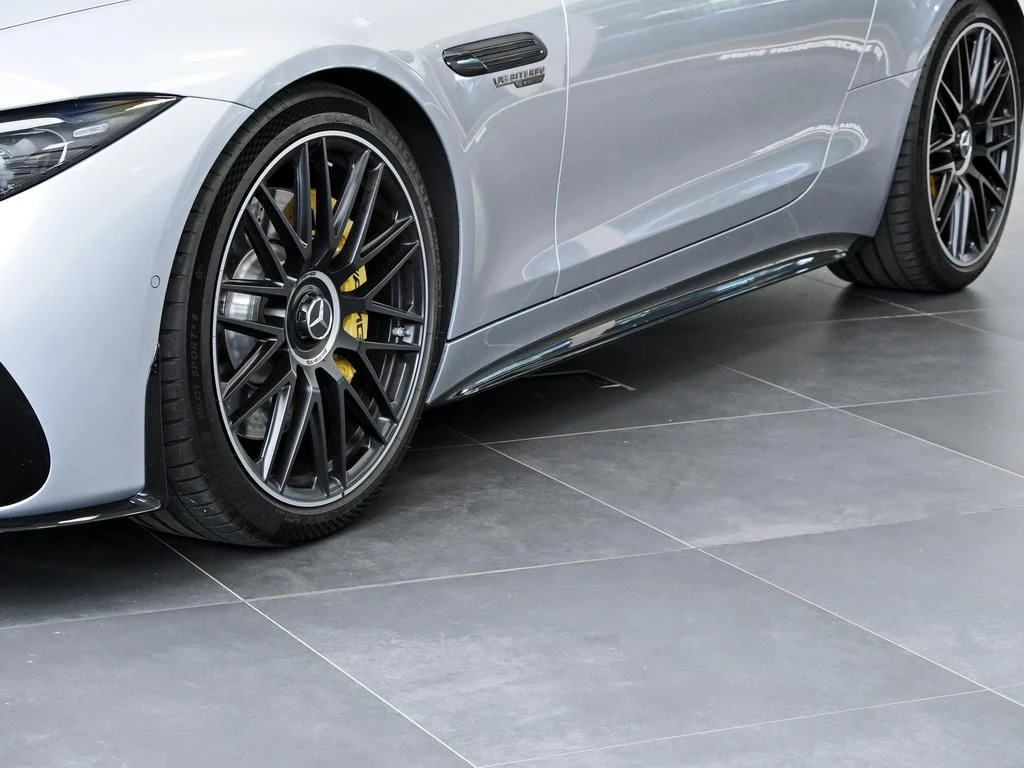 Mercedes-AMG-SL 63 AMG-image-5