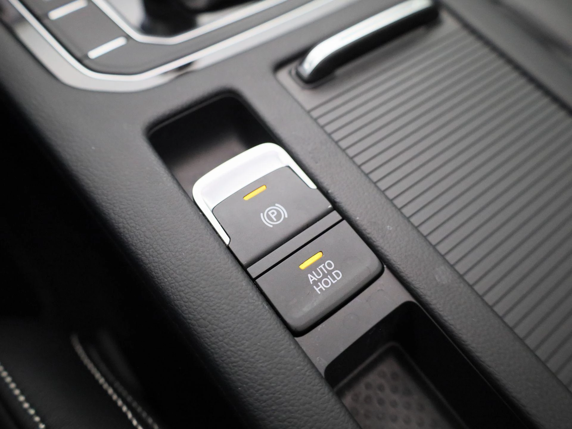 Volkswagen-Passat-image-35