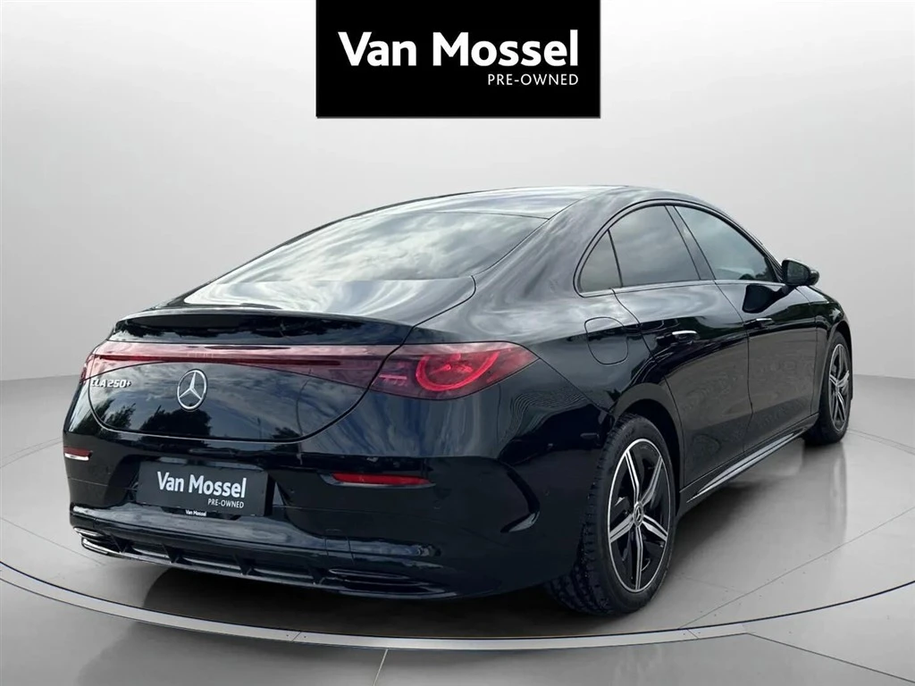 Mercedes-Benz-CLA-image-4