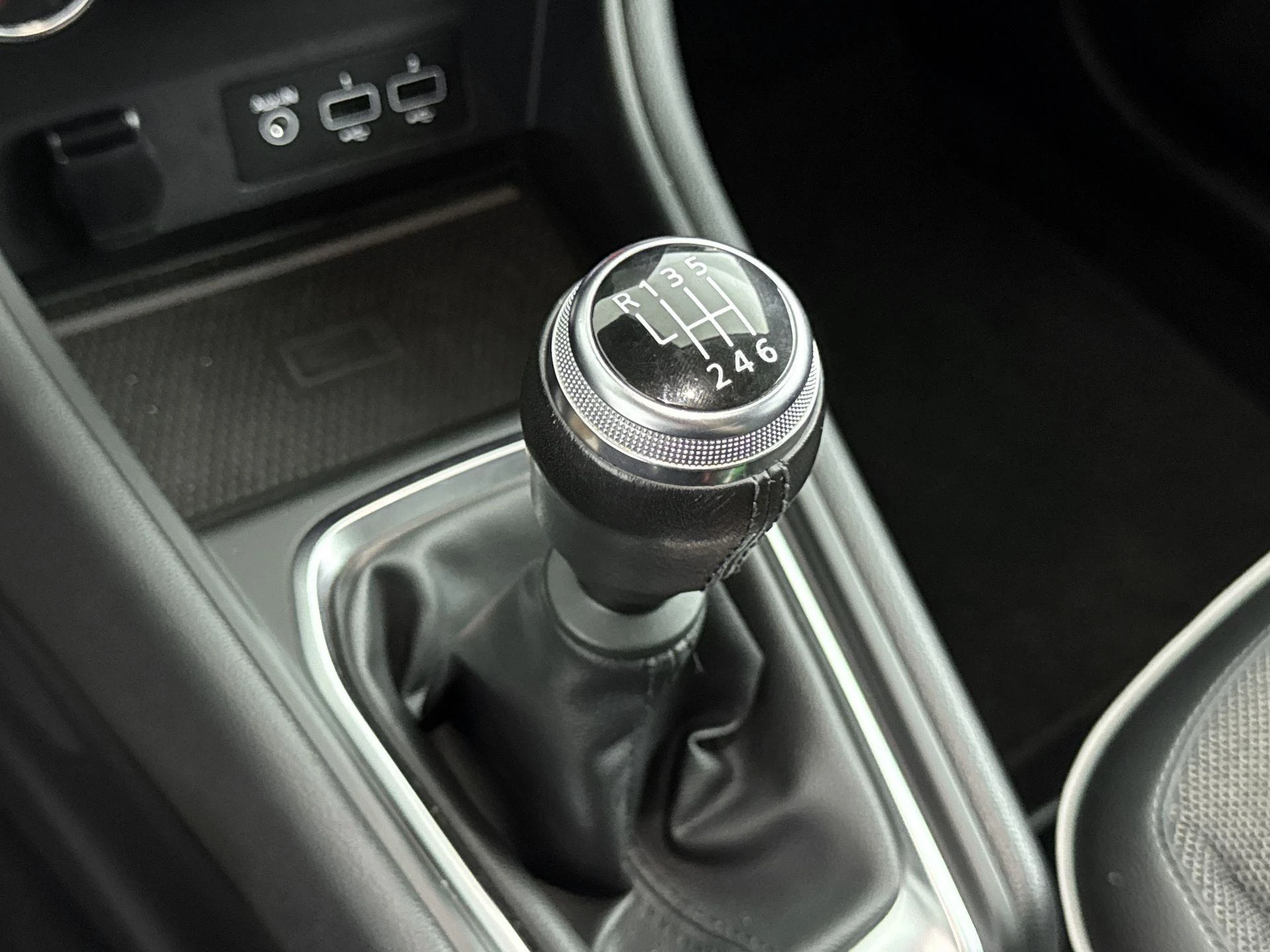 Renault-Captur-image-12