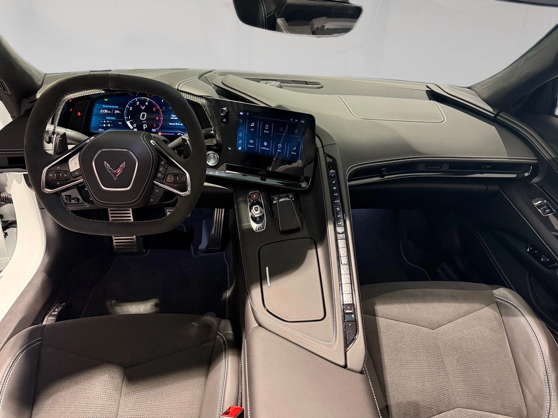 Chevrolet-Corvette-image-12