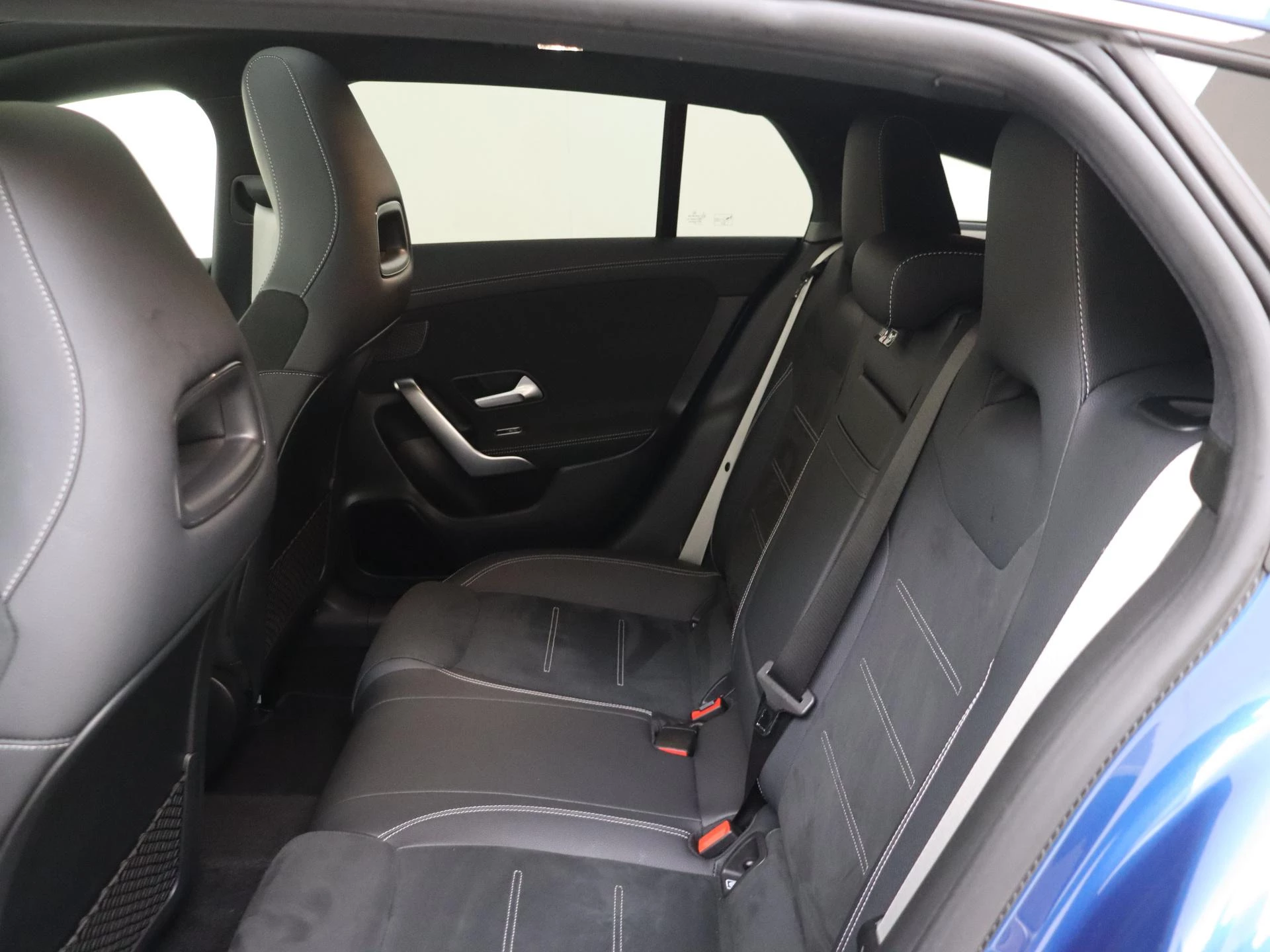 Mercedes-Benz-CLA-image-11